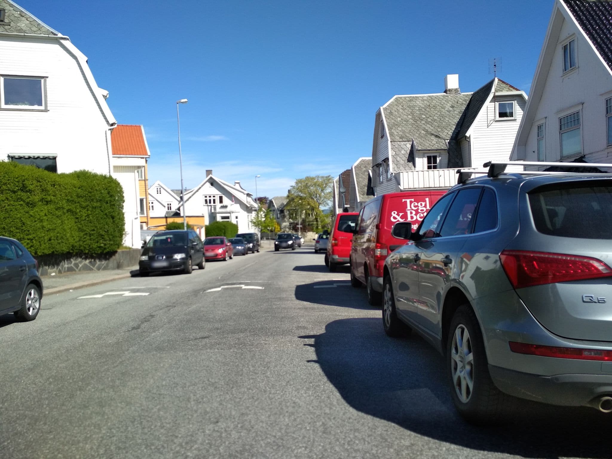 Street view near Bed, Books & Breakfast, Stavanger — © antwelm (CC BY-SA · Mapillary)