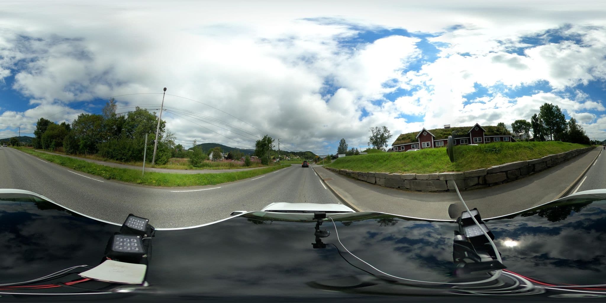 Street view near Ijt, Hagavik — © catoandersen (CC BY-SA · Mapillary)