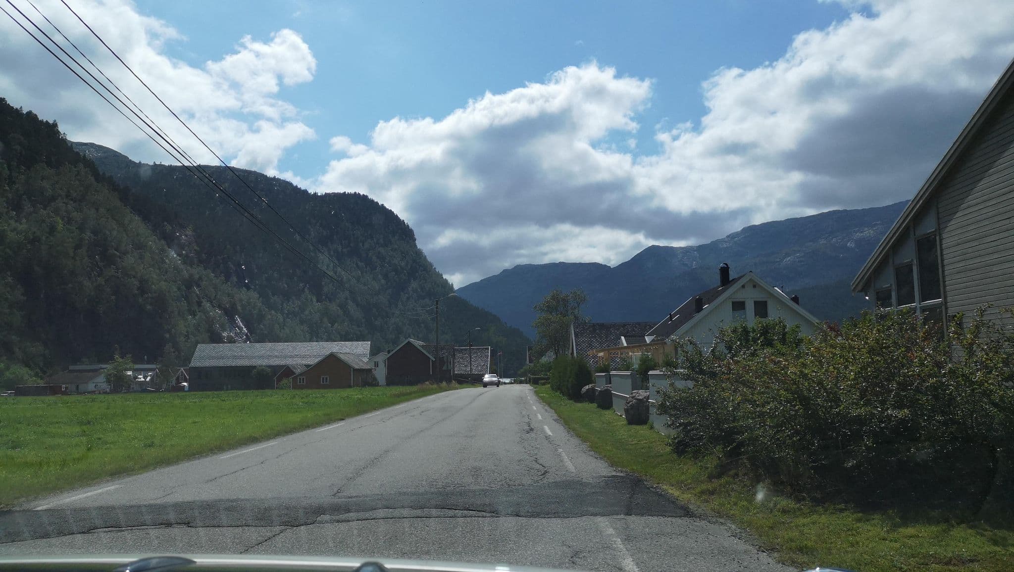 Street view near Mobryggen, Dale — © matiaslavik (CC BY-SA · Mapillary)
