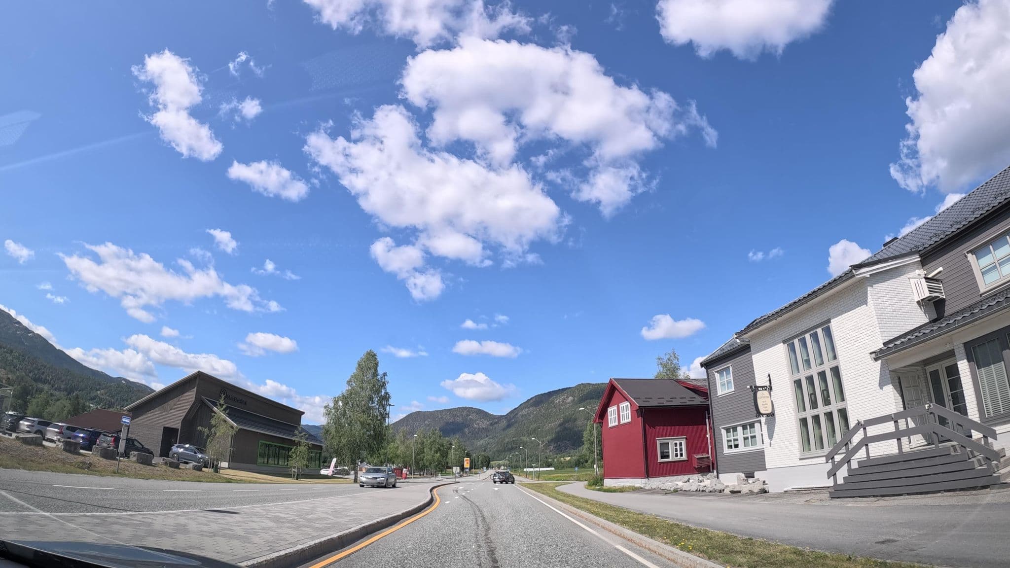 Street view near Løvheim Gjestehus Budget, Notodden — © thewizard (CC BY-SA · Mapillary)