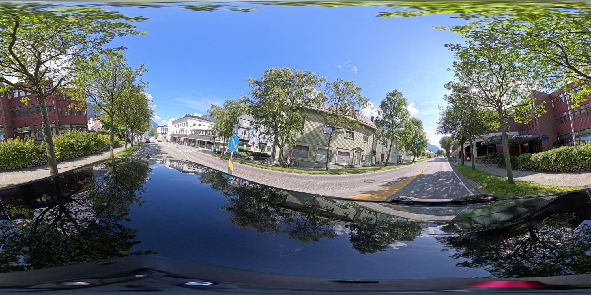 Street view near Bakkegata - Blue House Dormitory, Odda — © yannakis (CC BY-SA · Mapillary)