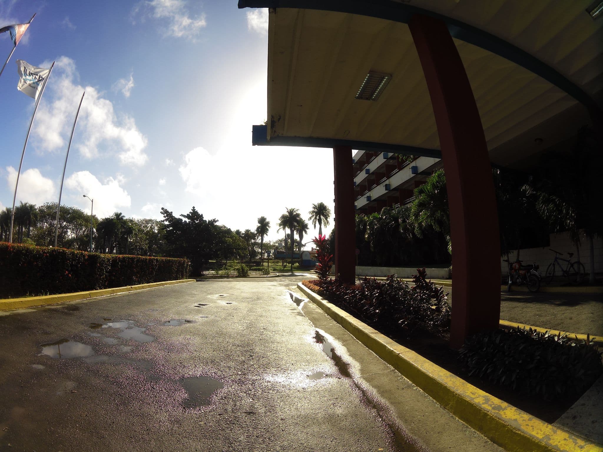 Street view near Hotel Las Tunas, Las Tunas — © mronewheeldrive (CC BY-SA · Mapillary)