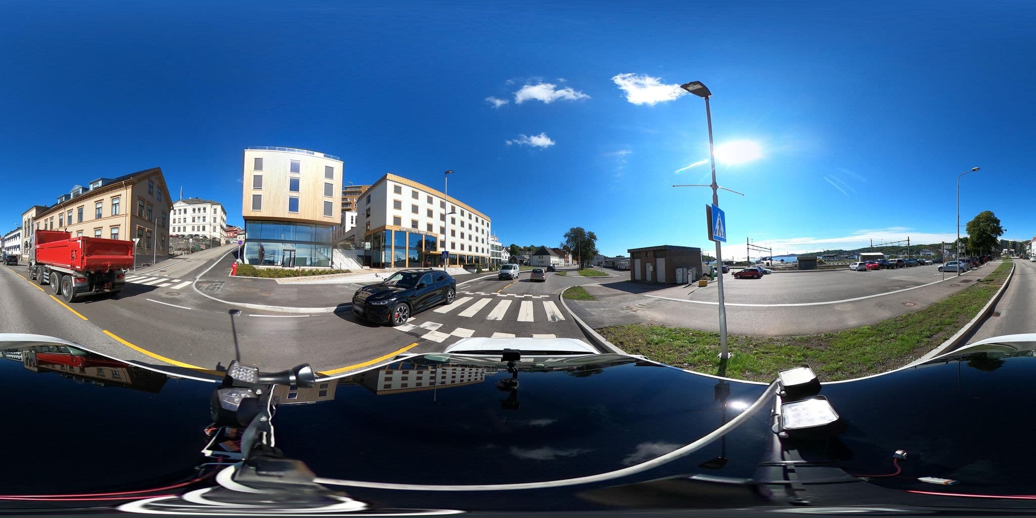 Street view near Quality Inn, Larvik — © catoandersen (CC BY-SA · Mapillary)