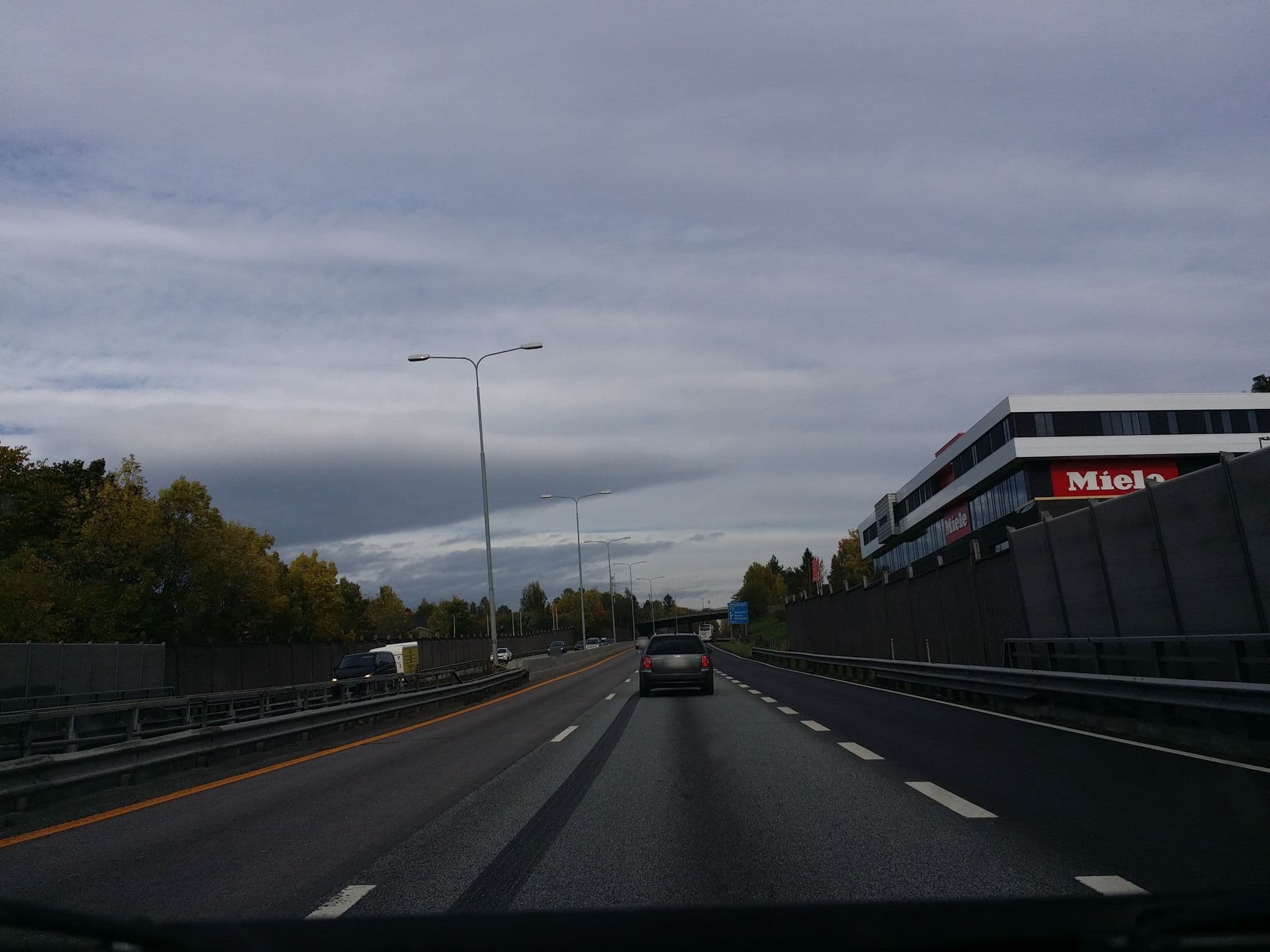 Street view near Hegnar Hotell, Billingstad — © relet (CC BY-SA · Mapillary)