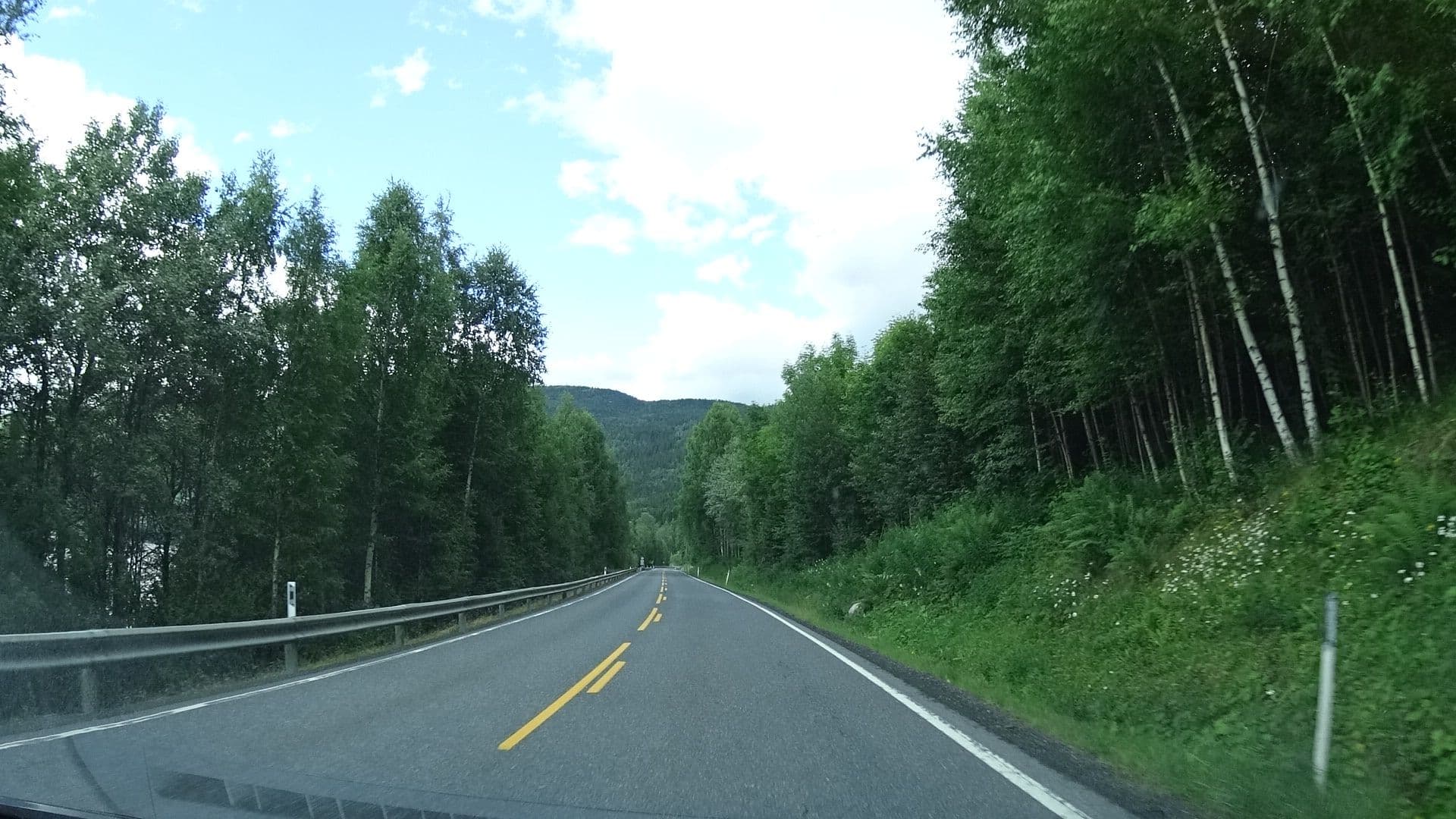 Street view near Norefri Apartments, Hønefoss — © kino (CC BY-SA · Mapillary)