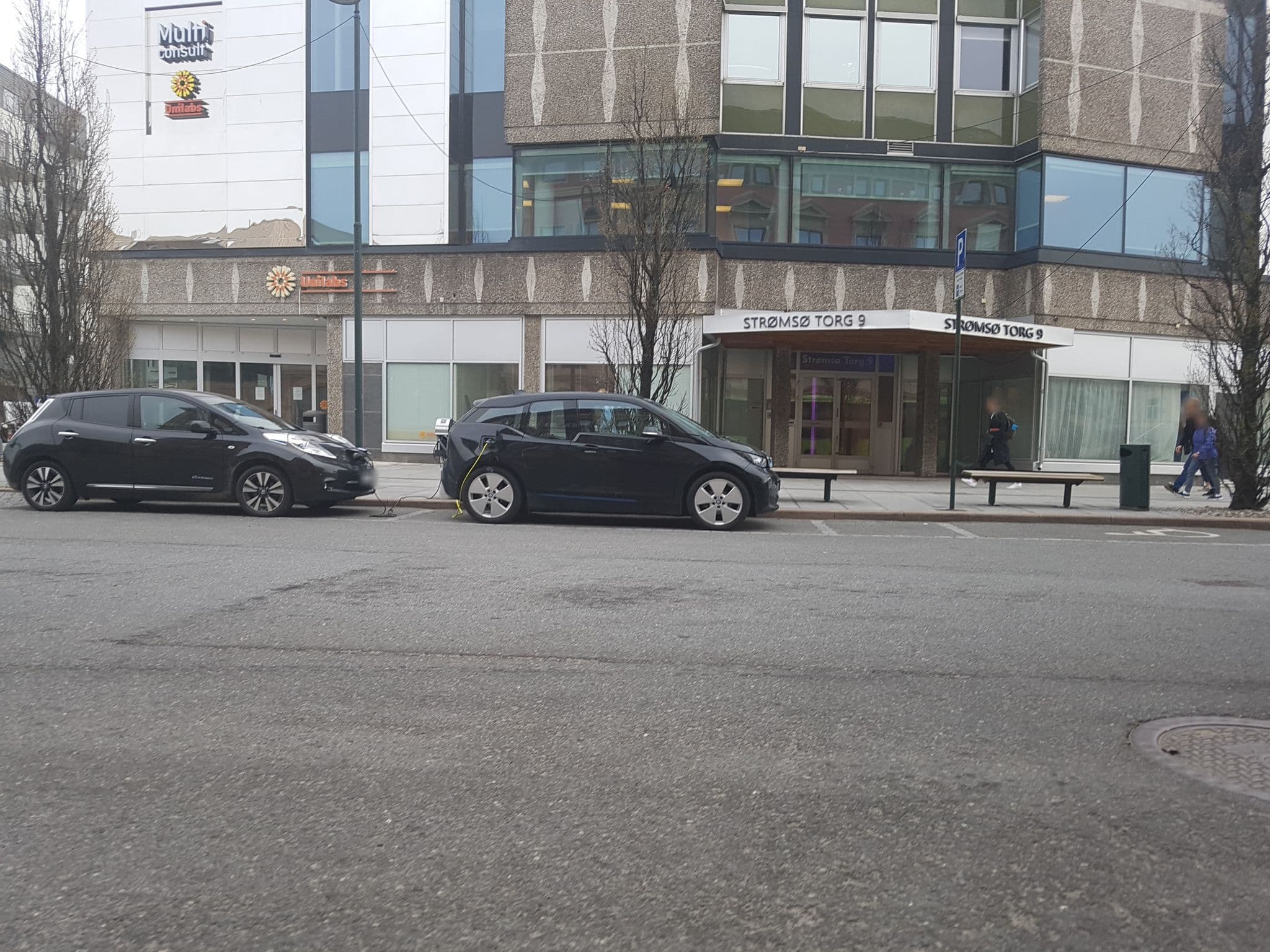 Street view near Drammen Hostel, Drammen — © pbb (CC BY-SA · Mapillary)
