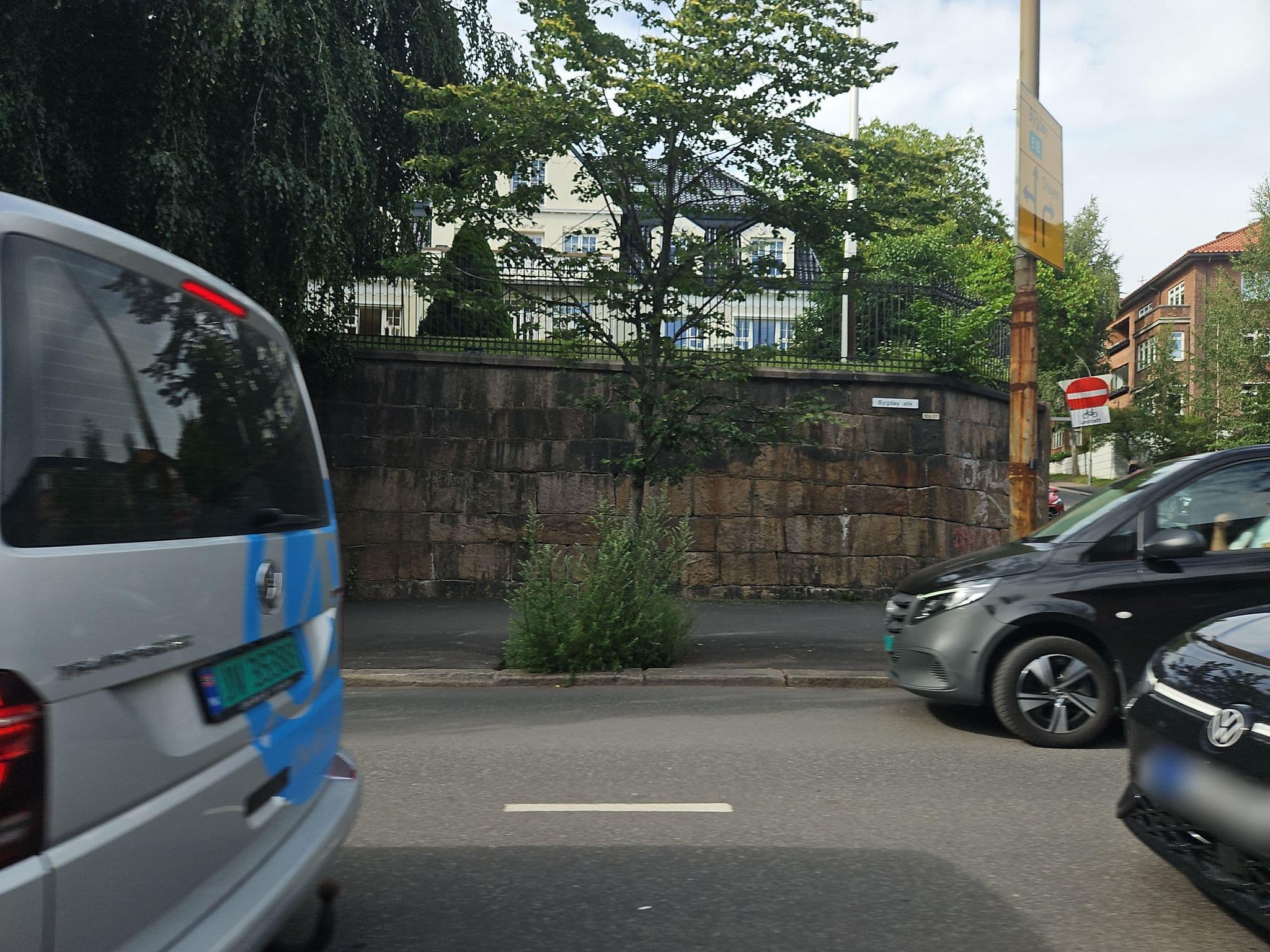 Street view near Residence Kristinelund, Sjølyststranda — © pbb (CC BY-SA · Mapillary)