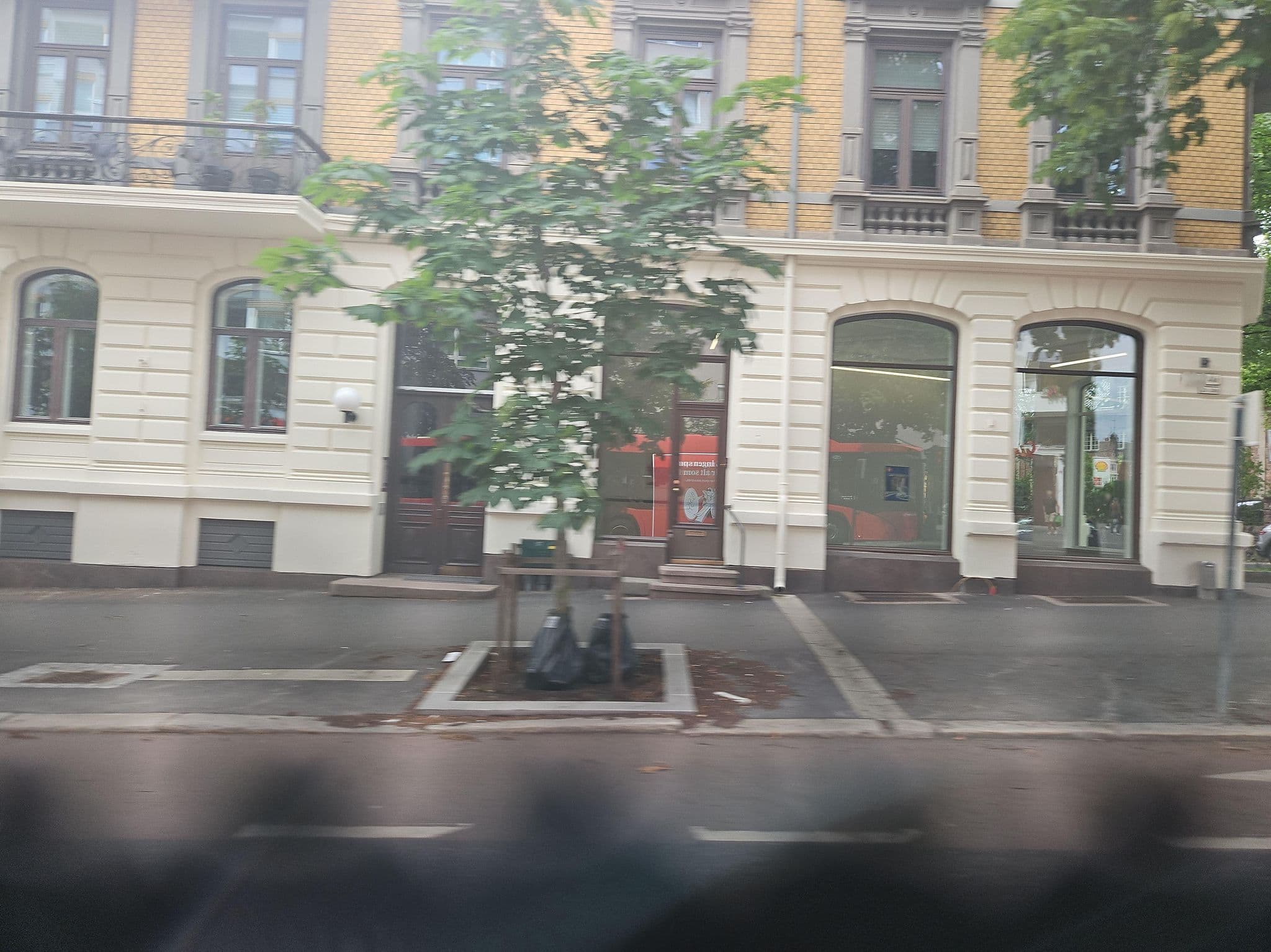 Street view near Rainbow Frogner Hotel, Sjølyststranda — © pbb (CC BY-SA · Mapillary)