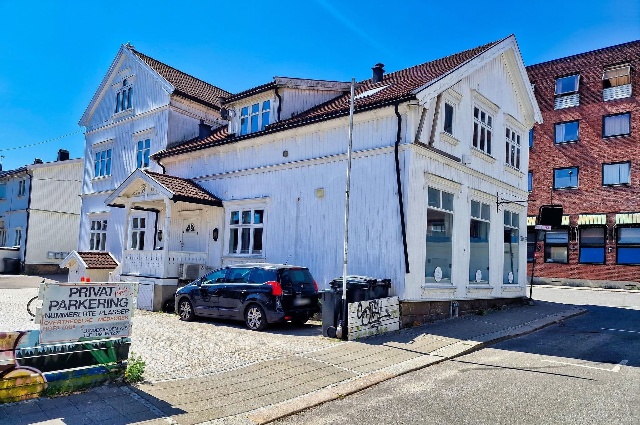 Street view near Grand Hotell Sarpsborg, Sarpsborg — © km2bp (CC BY-SA · Mapillary)
