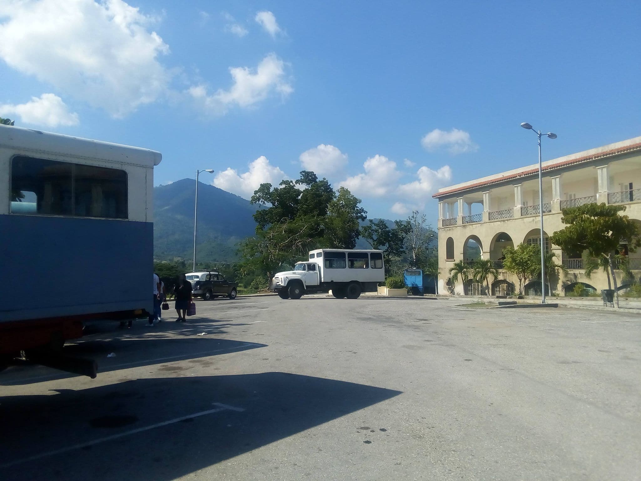Street view near Hospedería del Santuario de Nuestra Señora de la Caridad de El Cobre, El Cobre — © norbertonoa (CC BY-SA · Mapillary)