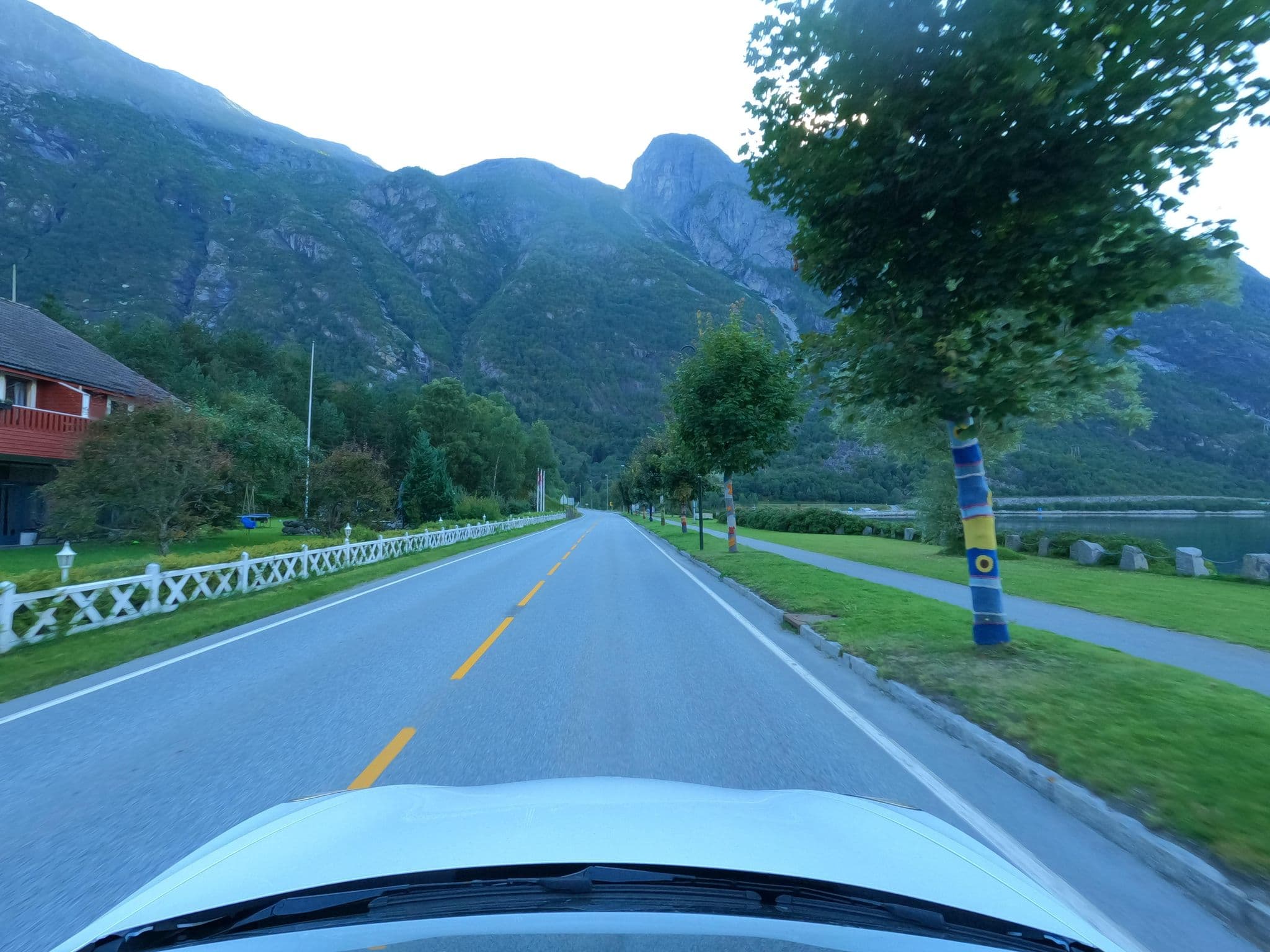 Street view near Ingrid Apartments, Ulvik — © catoandersen (CC BY-SA · Mapillary)