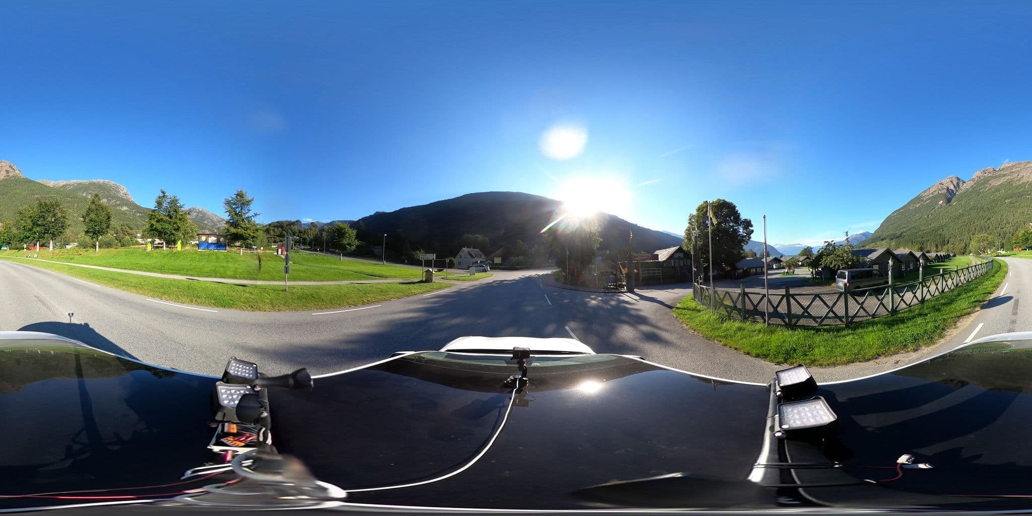 Street view near Hardangertun Hytter og Familiepark, Ulvik — © catoandersen (CC BY-SA · Mapillary)