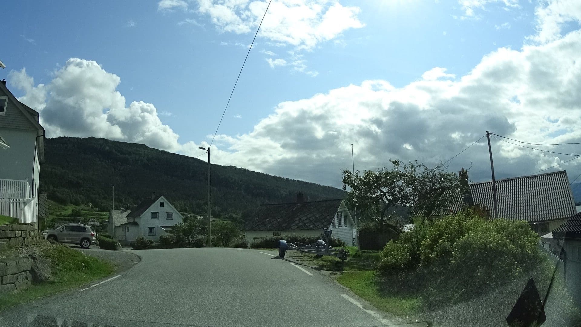 Street view near Marna Roer Eplefjord, Øystese — © kino (CC BY-SA · Mapillary)