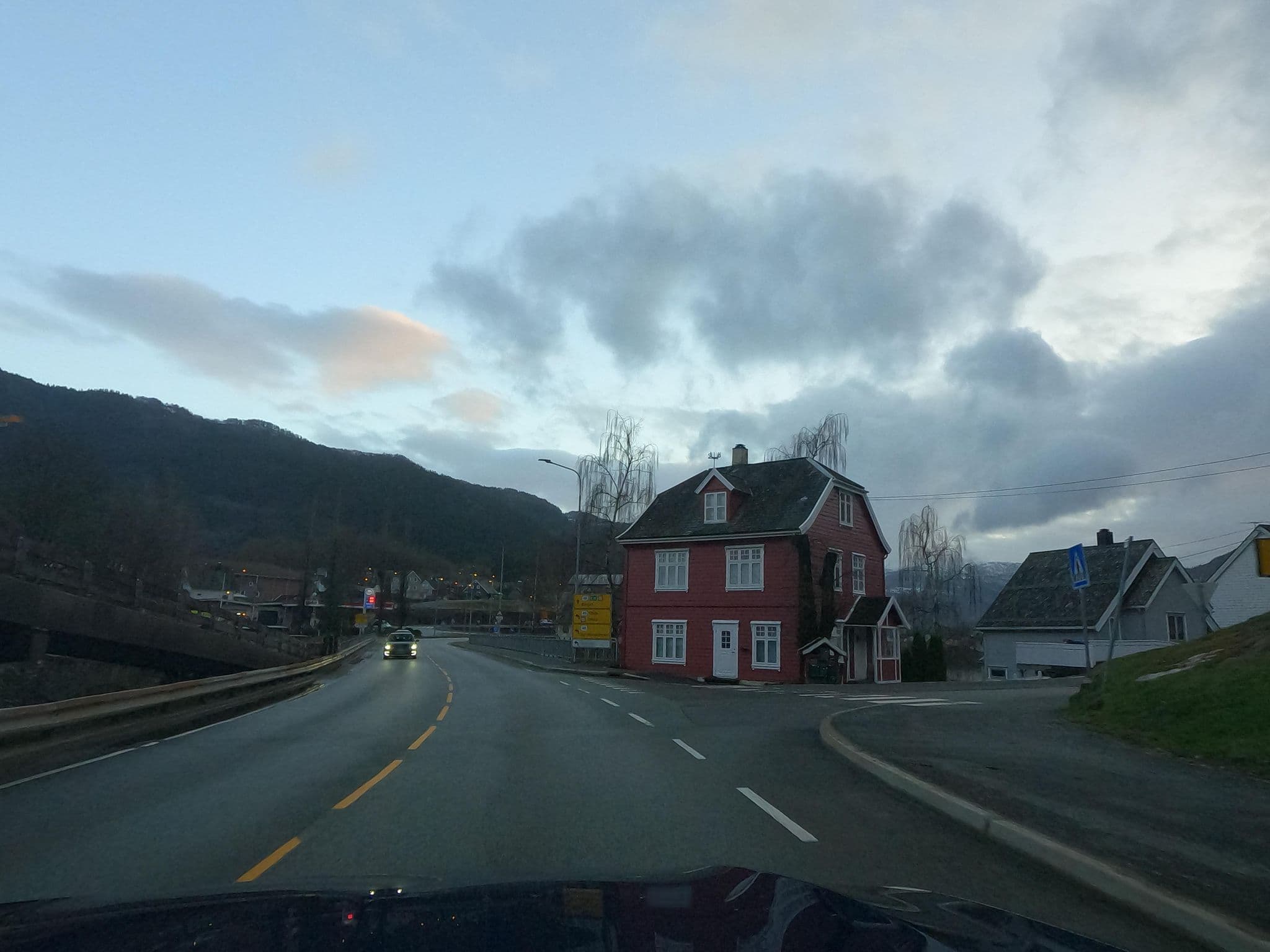 Street view near Guesthouse Nordtorp, Norheimsund — © karlis (CC BY-SA · Mapillary)