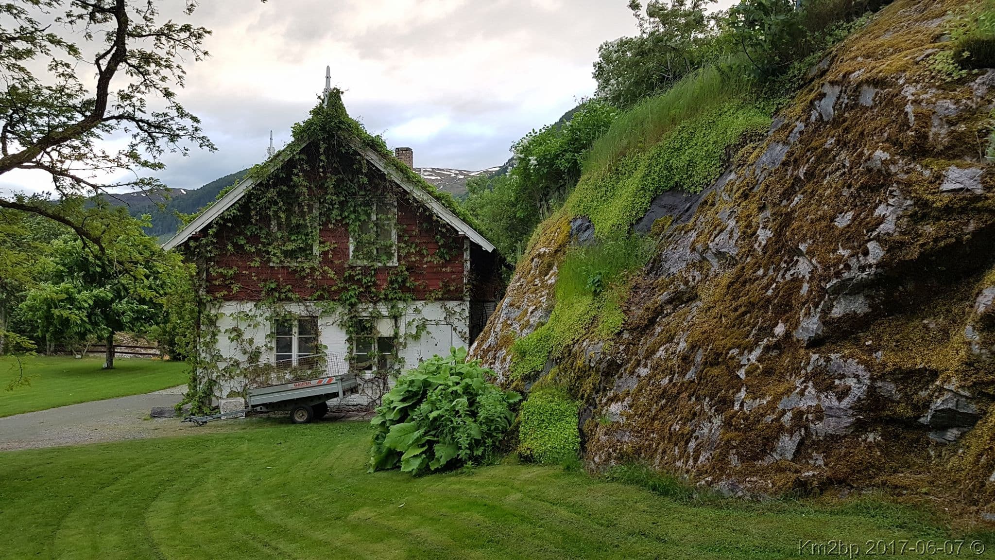 Street view near B & B Askelund Futegard, Vik — © km2bp (CC BY-SA · Mapillary)