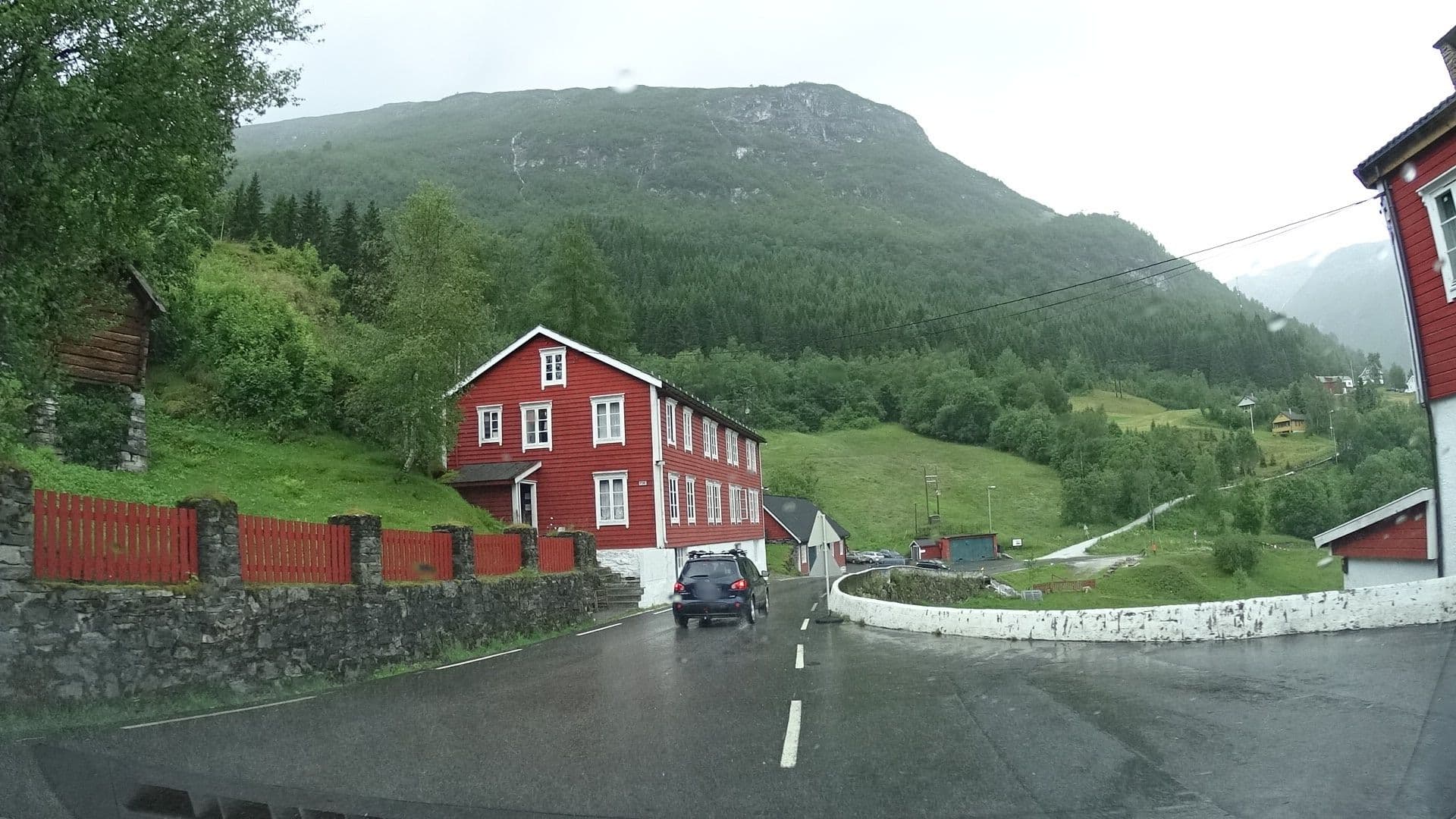 Street view near AS Stalheim hotel - Stalheim Folkemuseum - Tønnebergs Samlinger, Vik — © kino (CC BY-SA · Mapillary)