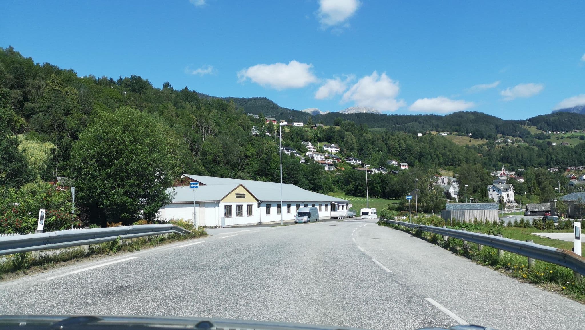 Street view near Ulvik Fjordpensjonat, Ulvik — © matiaslavik (CC BY-SA · Mapillary)