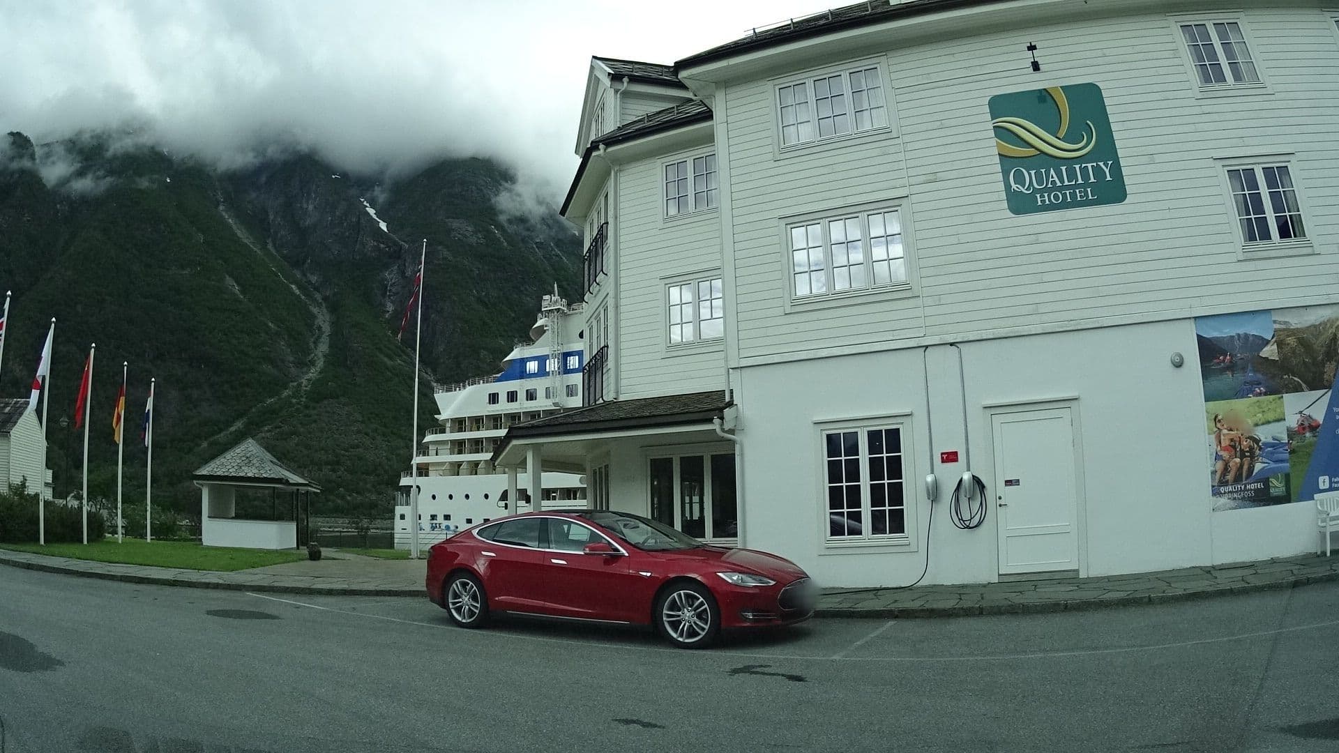 Street view near Quality Hotel Vøringsfoss, Ulvik — © kino (CC BY-SA · Mapillary)