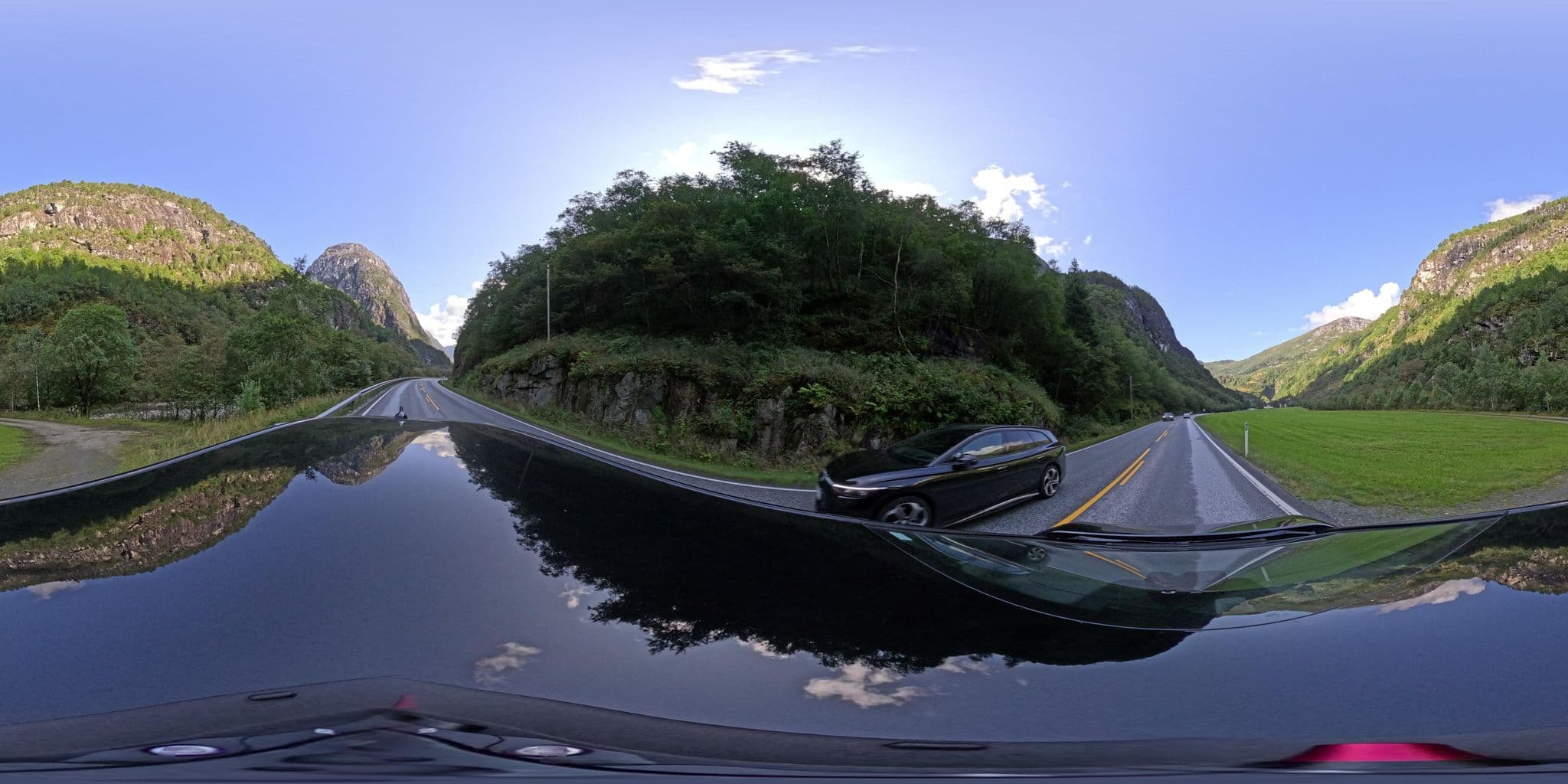 Street view near Stalheimsøy gård, Vik — © yannakis (CC BY-SA · Mapillary)