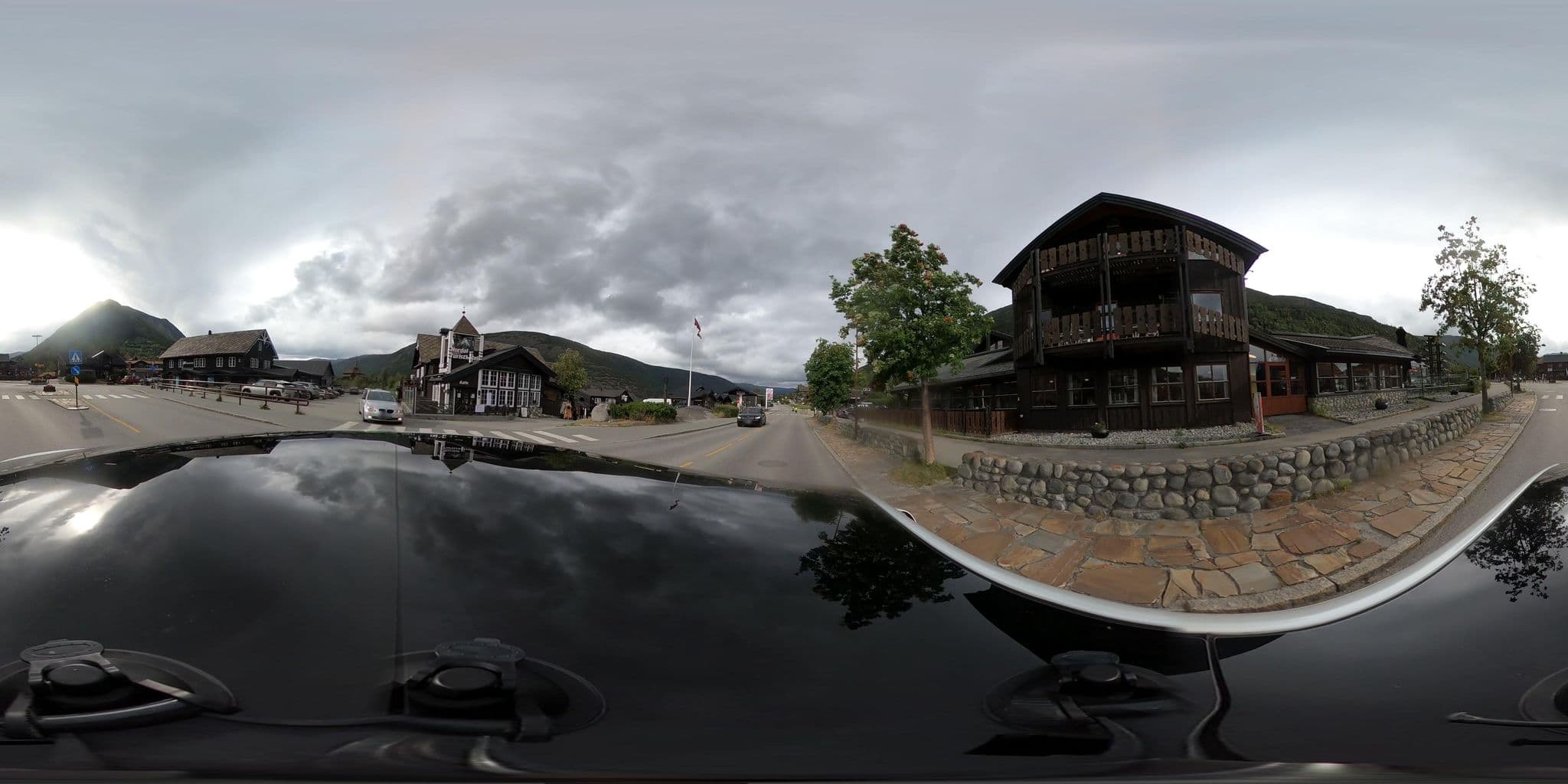 Street view near Spiterstulen Turisthytte, Fossbergom — © tumblecow (CC BY-SA · Mapillary)
