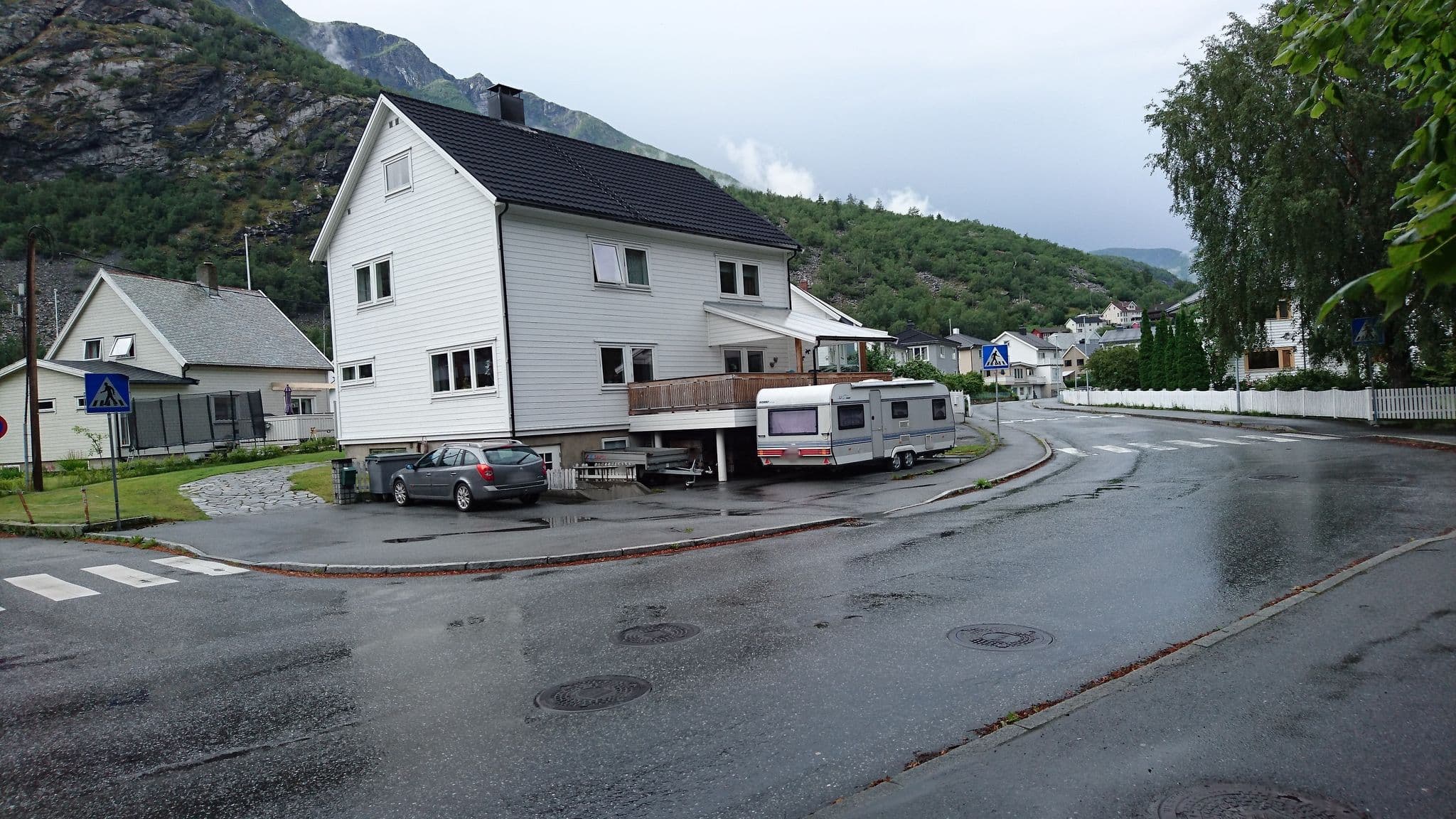 Street view near Vetti Gard Turiststasjon Berit Johansen Vetti, Farnes — © stokrenden (CC BY-SA · Mapillary)