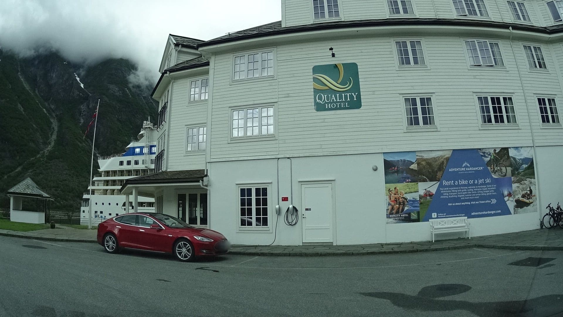 Street view near Vøringfoss Hoteldrift As Konkursbo, Ulvik — © kino (CC BY-SA · Mapillary)