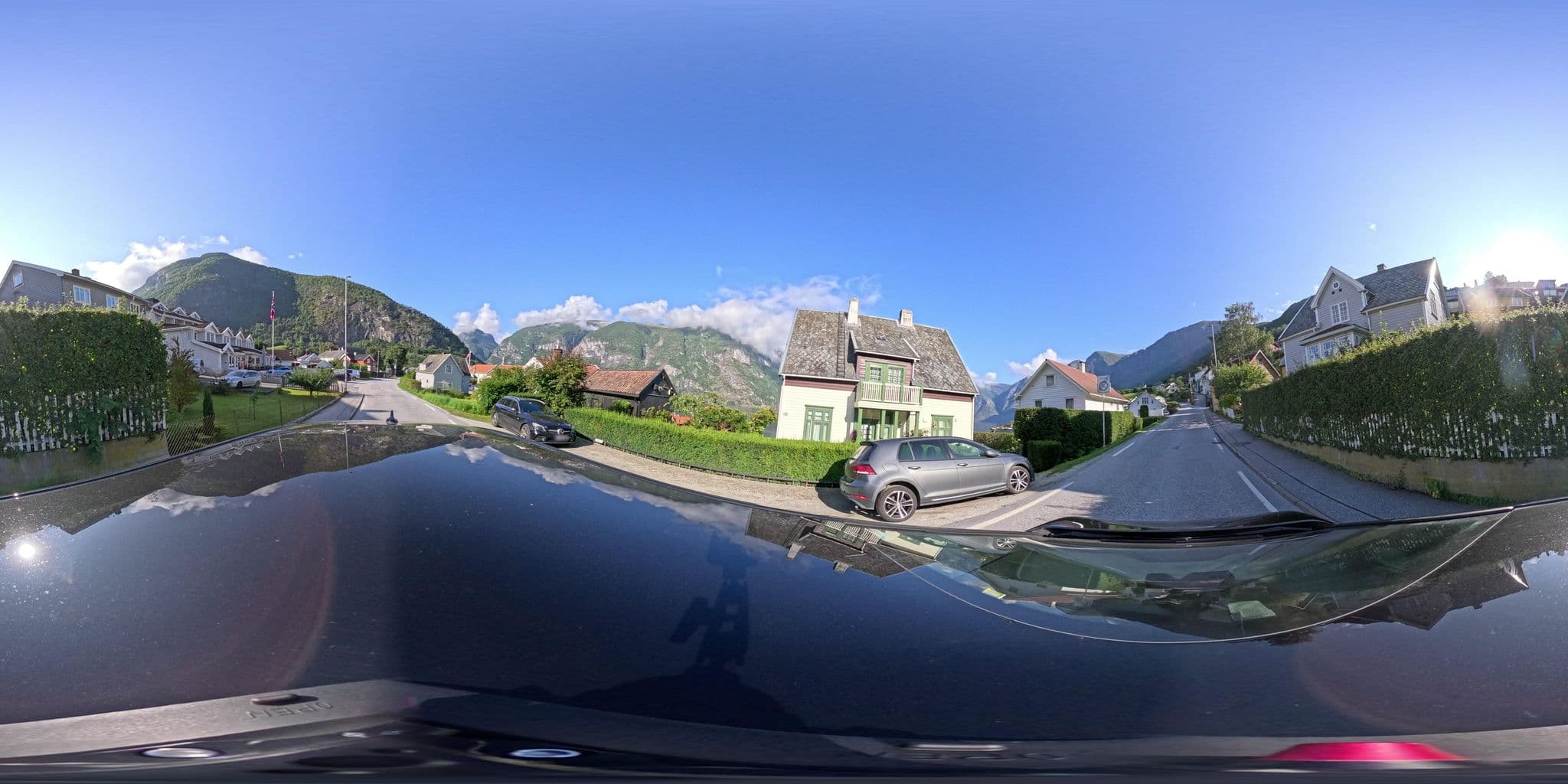 Street view near Vangsgården, Lærdalsøyri — © yannakis (CC BY-SA · Mapillary)