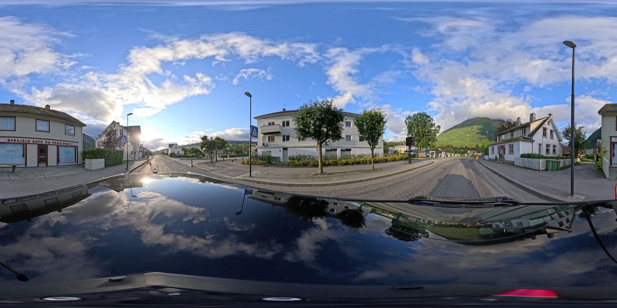 Street view near Byrkjelo Kafe og Pensjonat, Sandane — © yannakis (CC BY-SA · Mapillary)