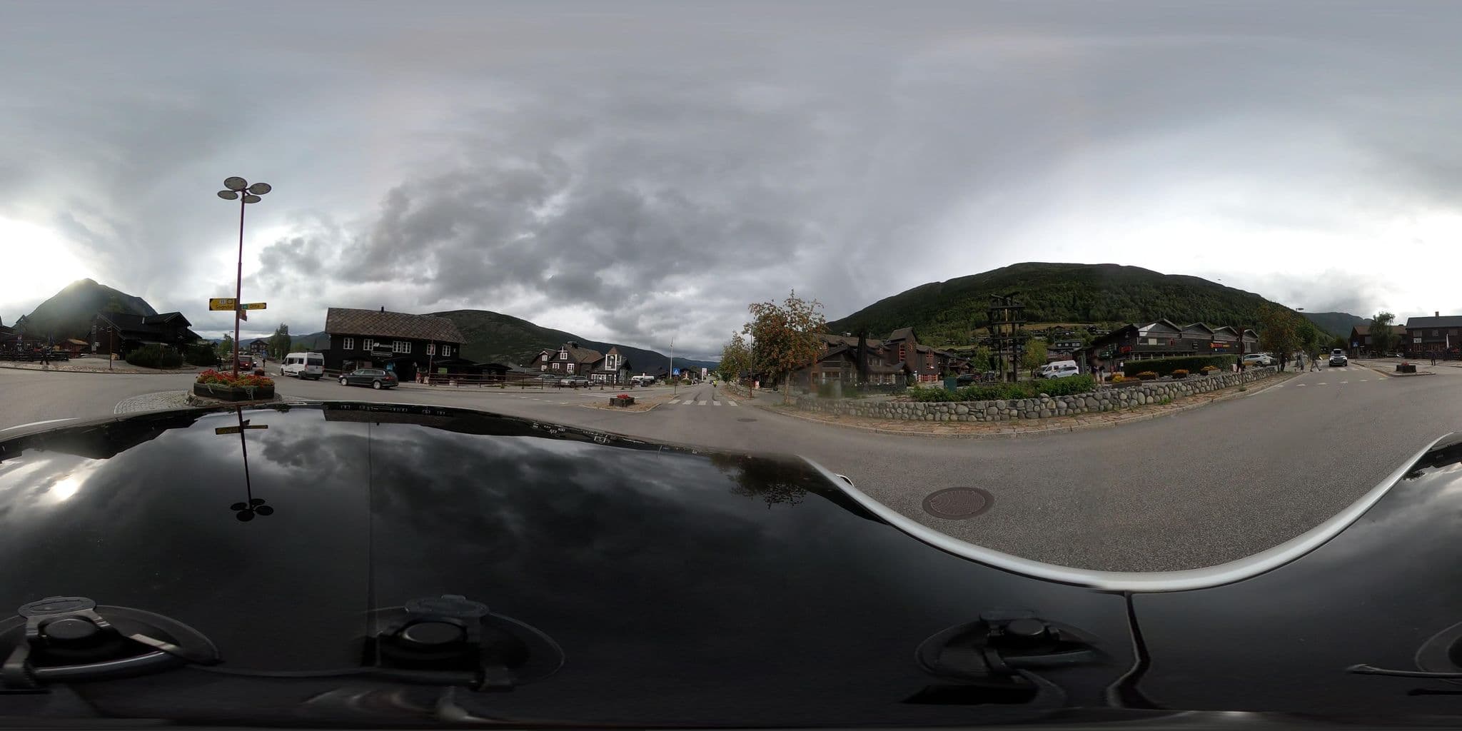 Street view near Røisheim Hotell, Fossbergom — © tumblecow (CC BY-SA · Mapillary)