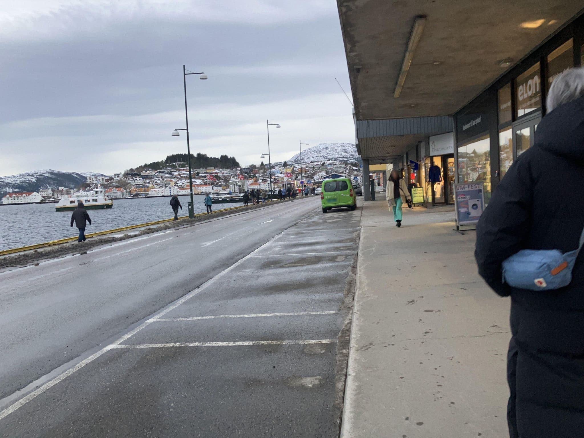 Street view near Kaia Eiendom, Kristiansund — © southglos (CC BY-SA · Mapillary)