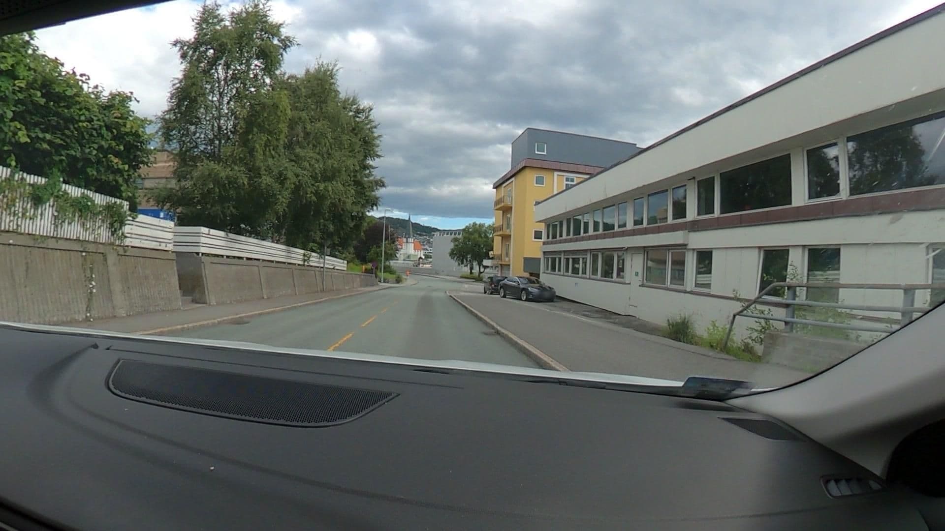 Street view near Comfort Hotel, Molde — © vst (CC BY-SA · Mapillary)