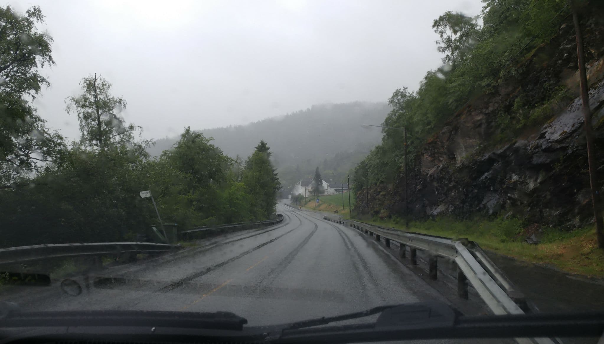 Street view near Svebergtunet, Hommelvik — © pbb (CC BY-SA · Mapillary)