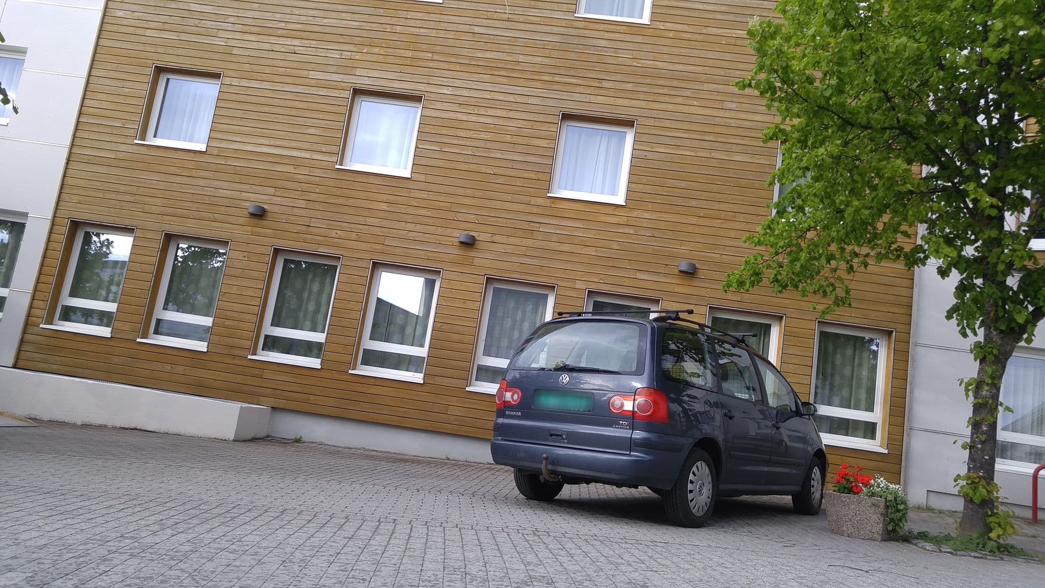 Street view near Kysthotellet Hotel Rorvik, Rørvik — © pbb (CC BY-SA · Mapillary)
