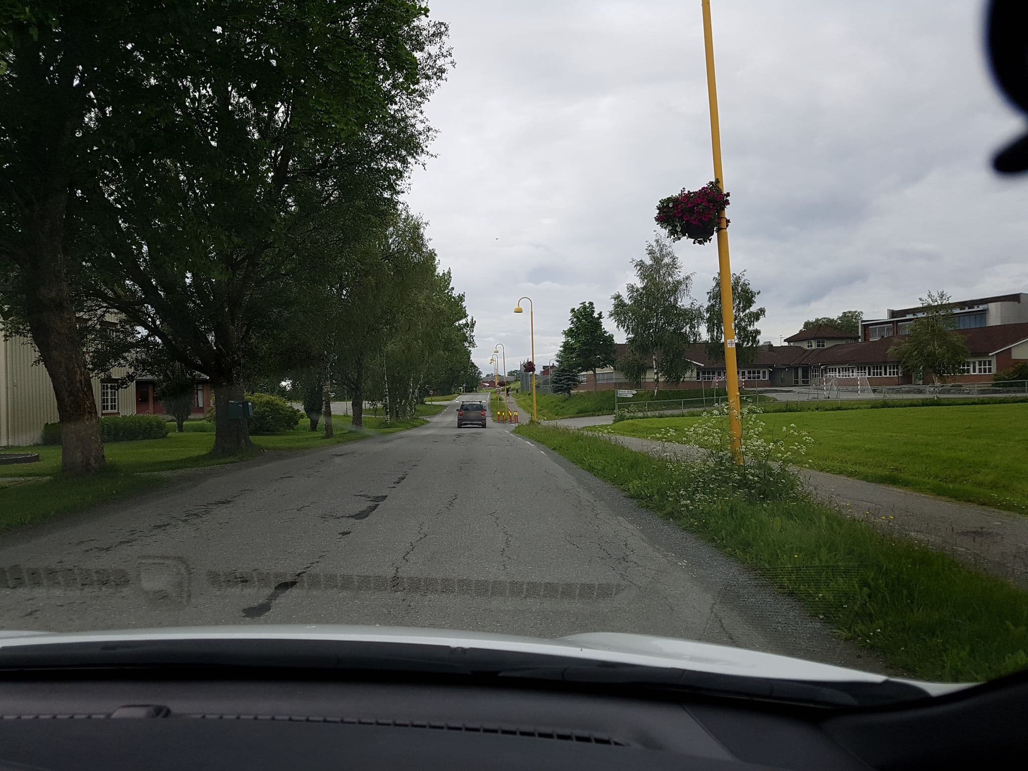 Street view near Vågen Fjordbuer Roald Reitan, Frosta — © pbb (CC BY-SA · Mapillary)