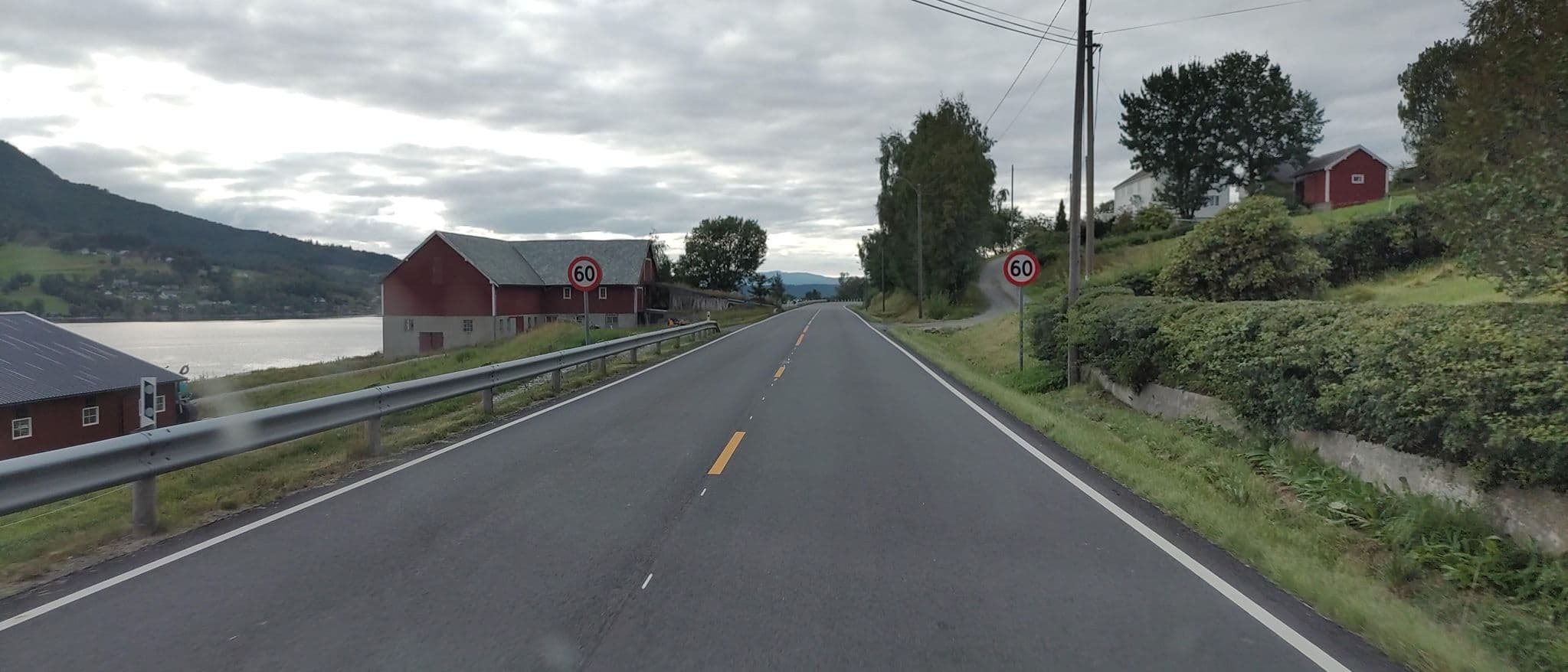 Street view near Kvila, Åndalsnes — © jrc21 (CC BY-SA · Mapillary)