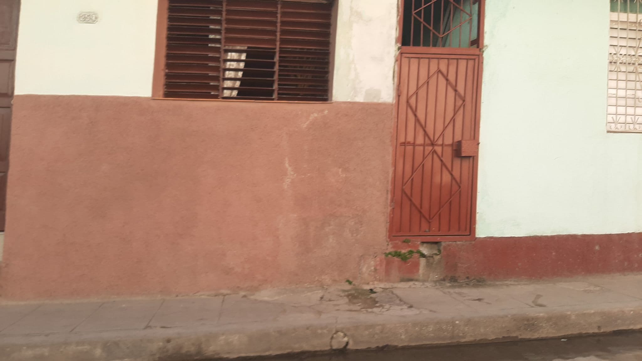 Street view near Hostal Elida, Santa Clara