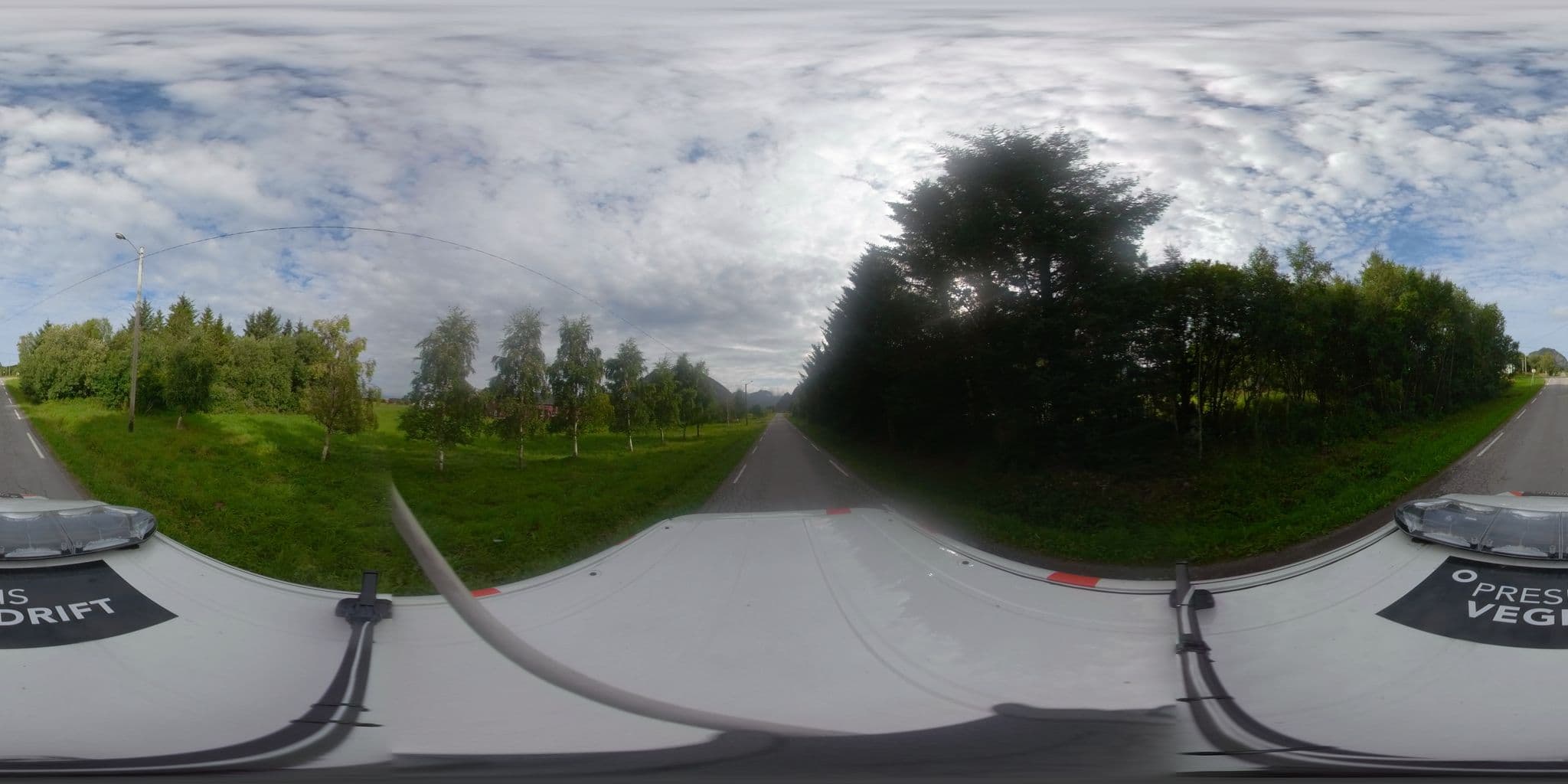 Street view near Steigen Turistsenter, Svolvær — © catoandersen (CC BY-SA · Mapillary)