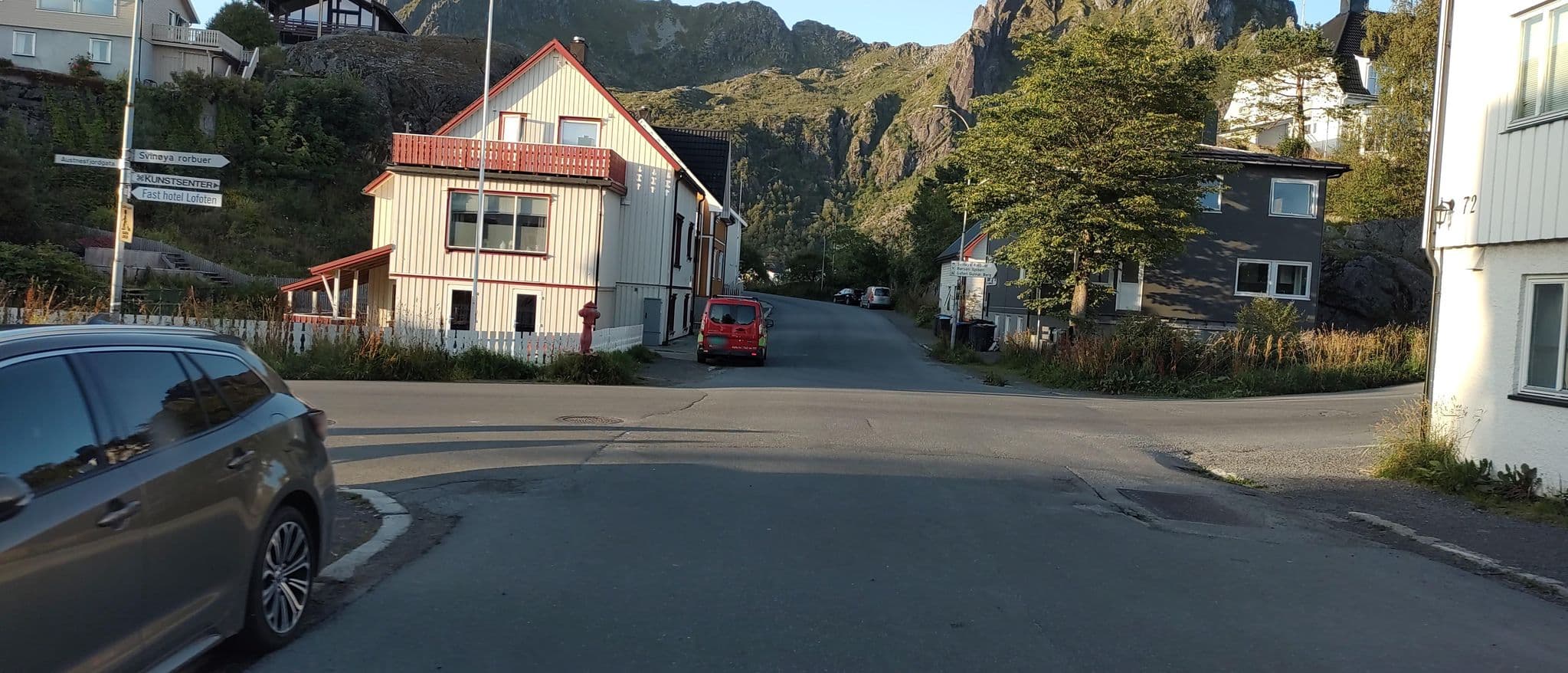 Street view near Villa Svolvær, Svolvær — © jrc21 (CC BY-SA · Mapillary)