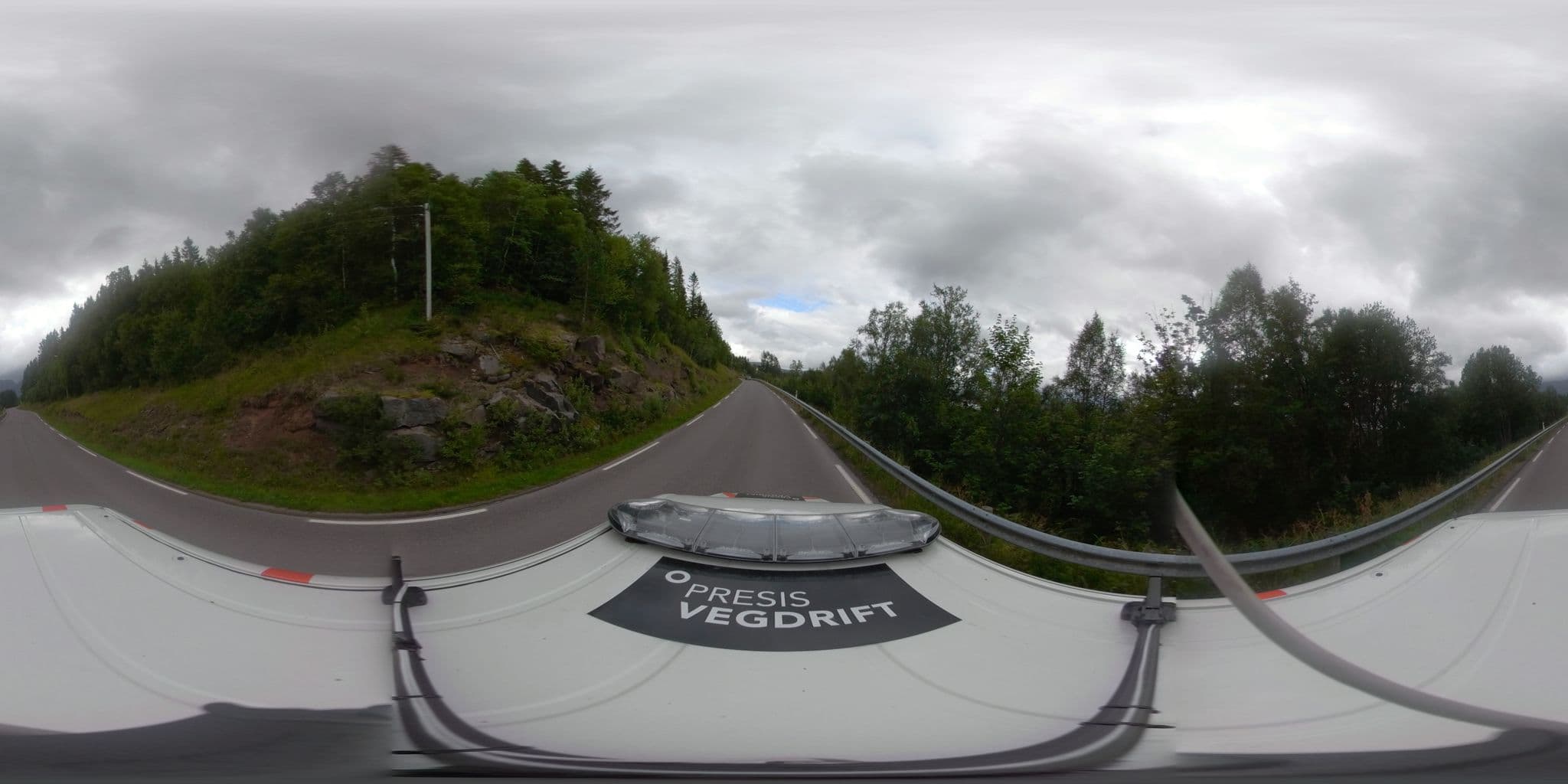 Street view near Hamarøy Gjestegård, Lødingen — © catoandersen (CC BY-SA · Mapillary)