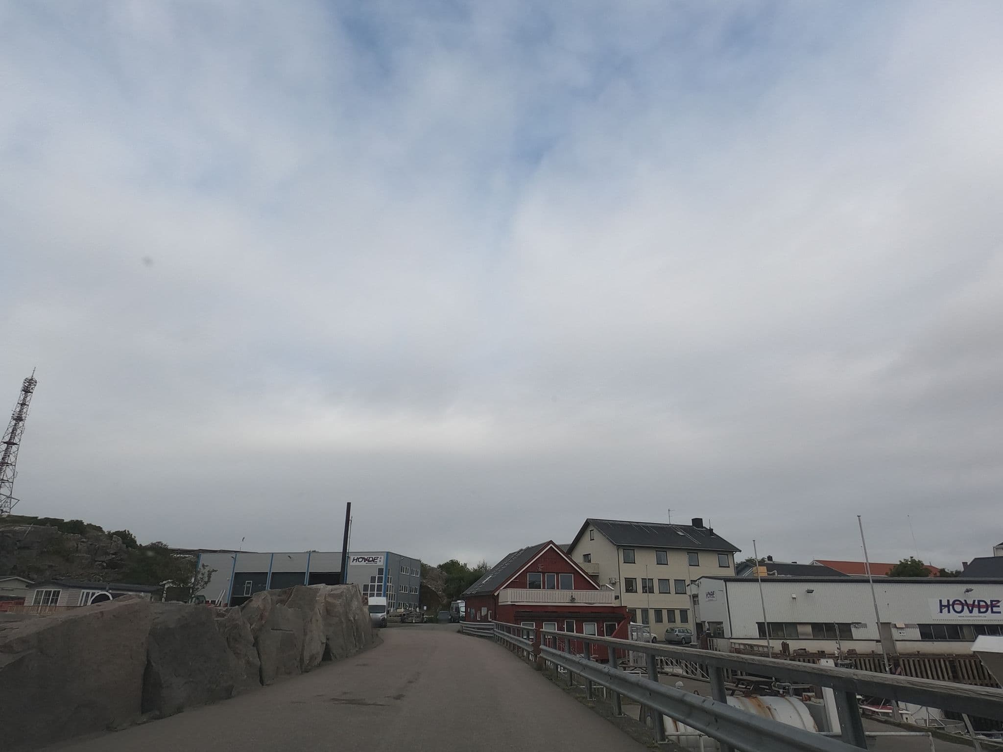 Street view near Tobiasbrygga, Kabelvåg — © sigtill (CC BY-SA · Mapillary)