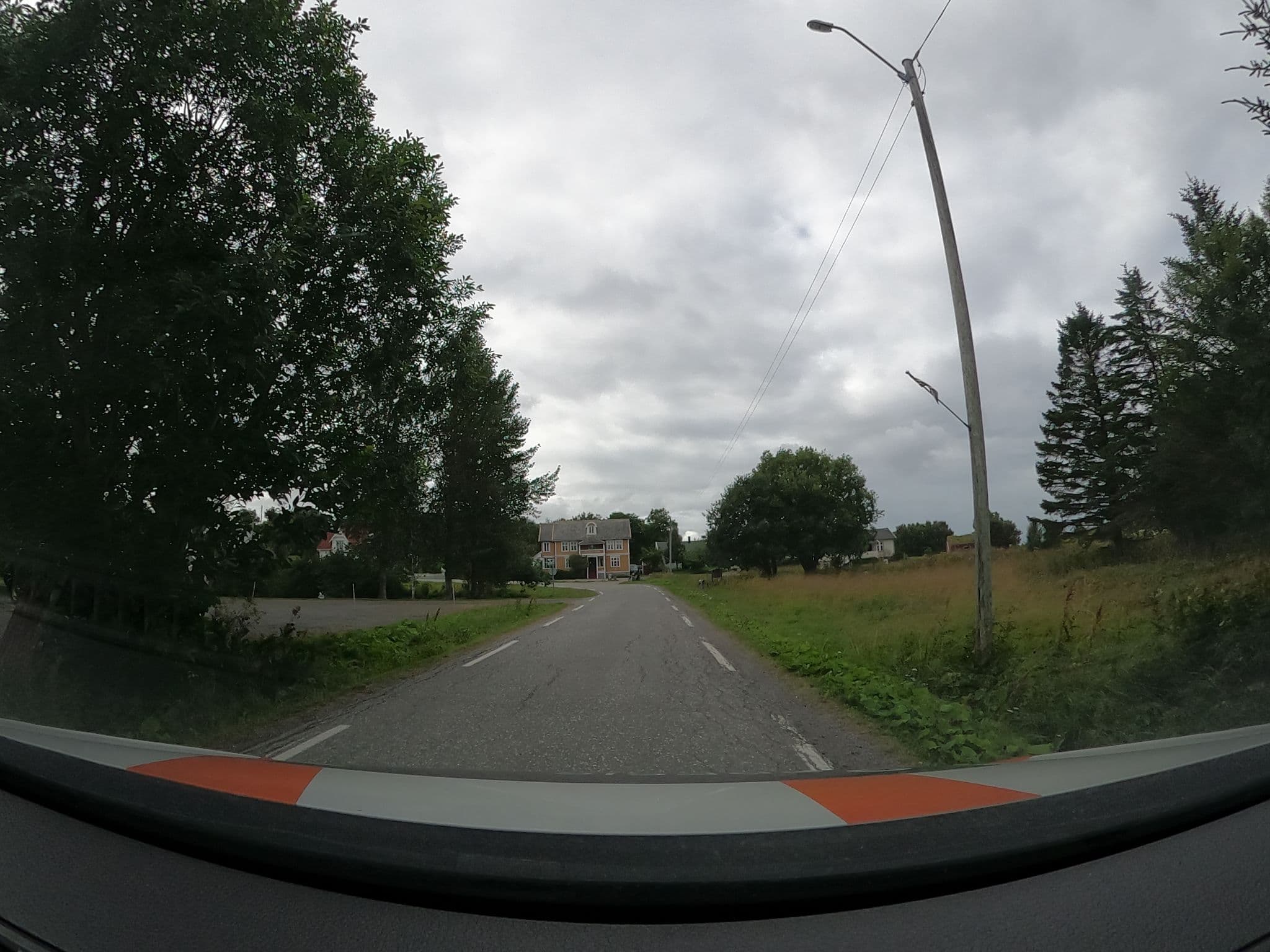 Street view near Edvardas Hus, Lødingen — © catoandersen (CC BY-SA · Mapillary)