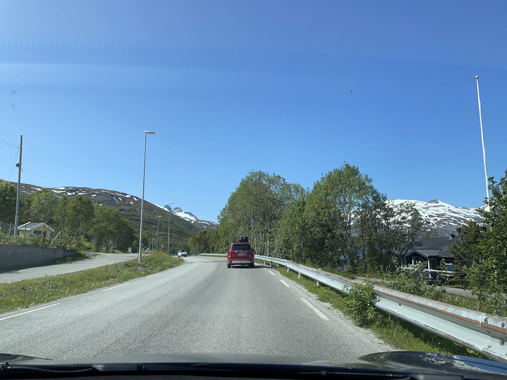 Street view near Fjordvegen 86, Tromsø — © kino (CC BY-SA · Mapillary)