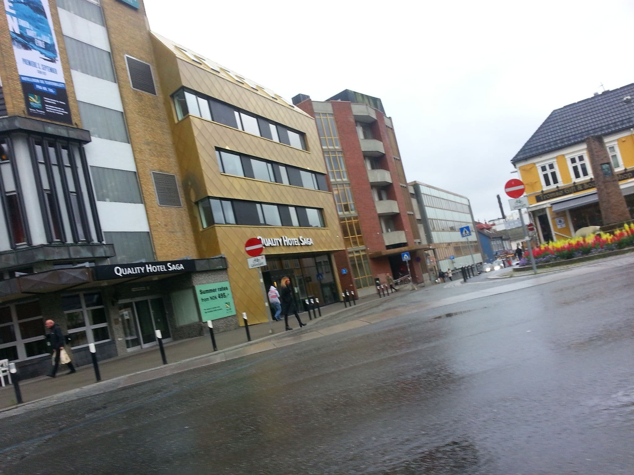 Street view near Ll Kaffistova Åt Bondeungdomslaget i Tromsø, Tromsø — © pbb (CC BY-SA · Mapillary)