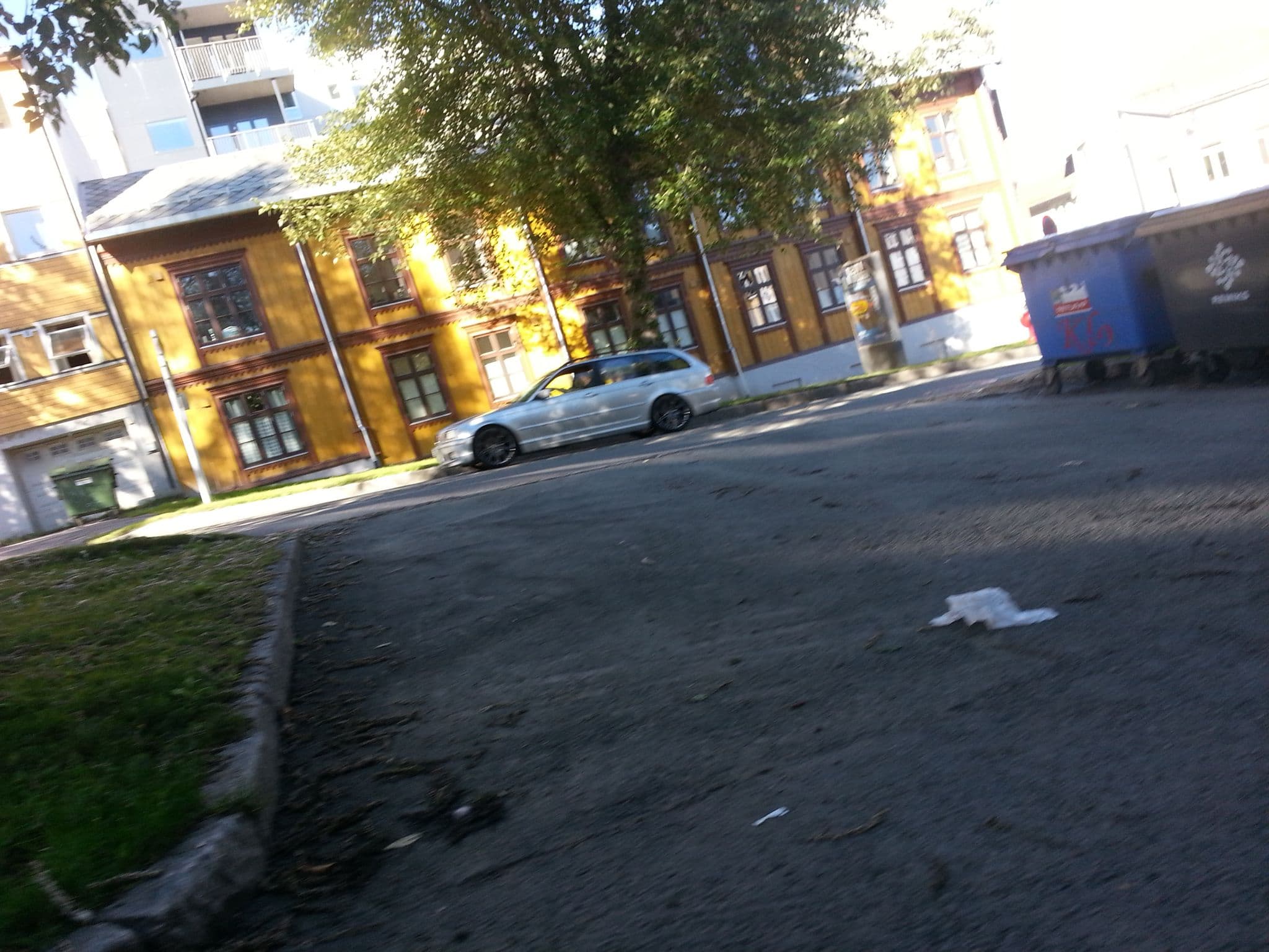 Street view near Bispegata 5, Tromsø — © pbb (CC BY-SA · Mapillary)