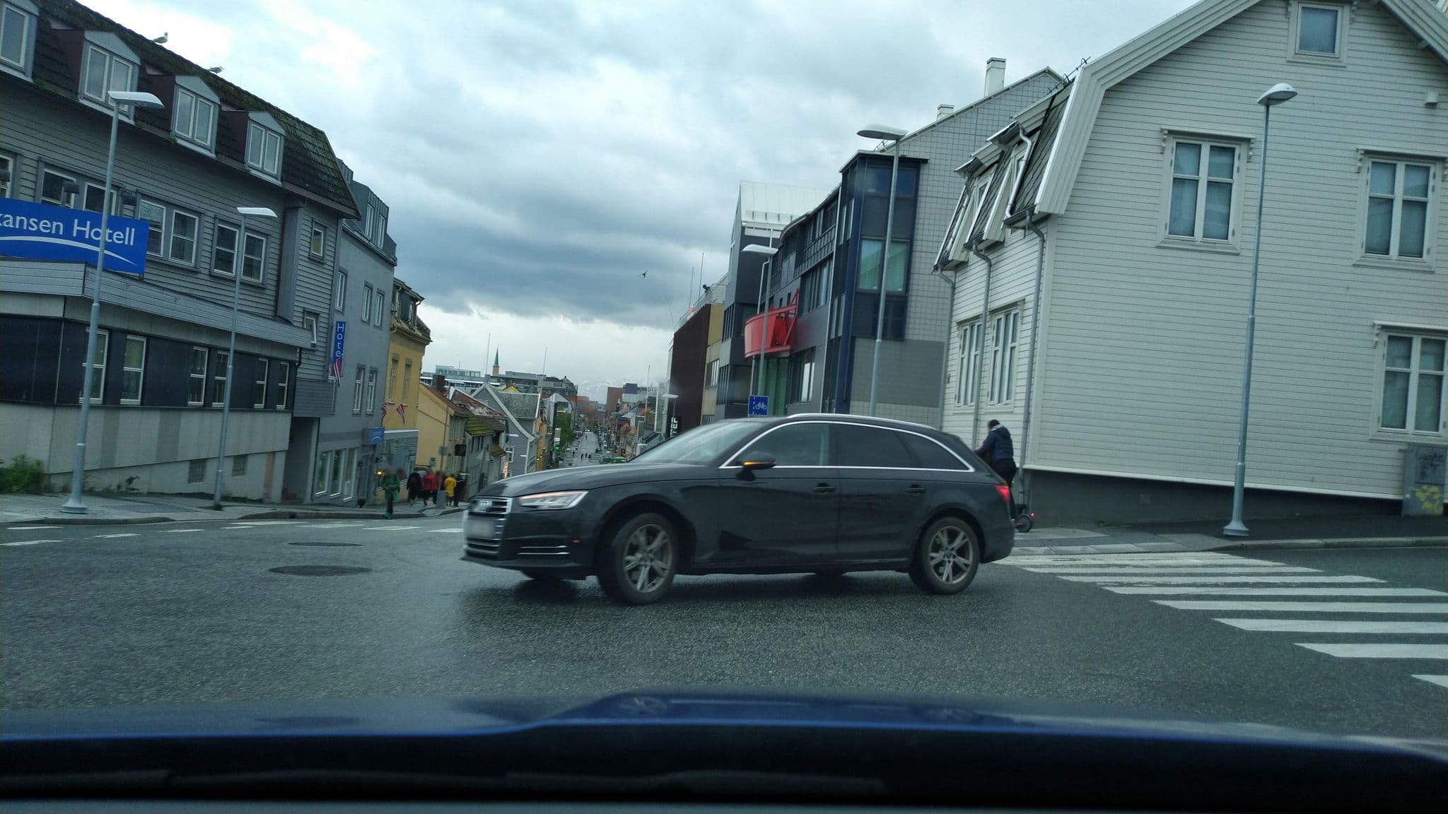 Street view near Tromsø Activities Hostel, Tromsø — © oyvind (CC BY-SA · Mapillary)