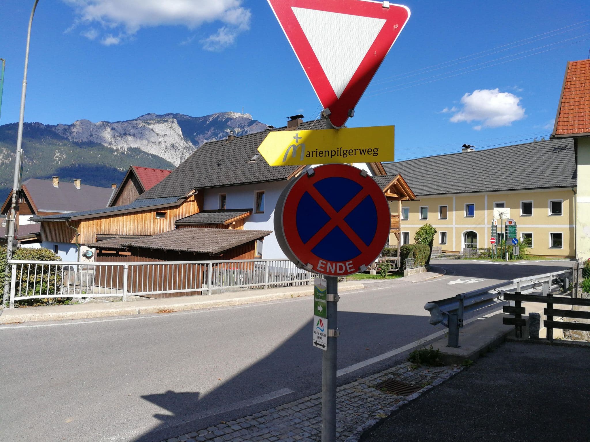 Street view near Gasthof - Trattoria - Gostilna Alte Post, Gailitz — © santon (CC BY-SA · Mapillary)