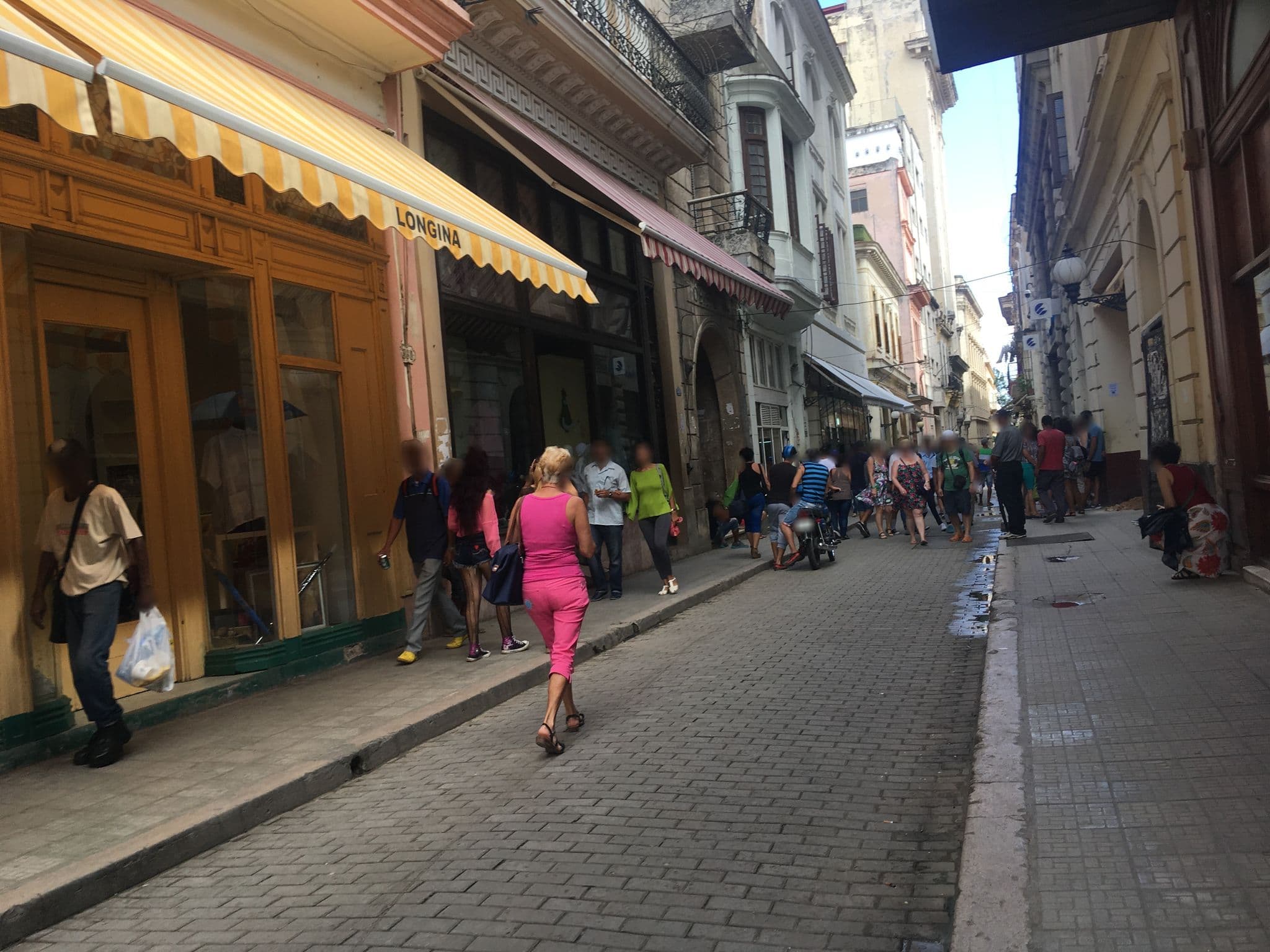 Street view near Habana 412 - Luxury B&B, La Habana Vieja — © katiachoquehuanca (CC BY-SA · Mapillary)