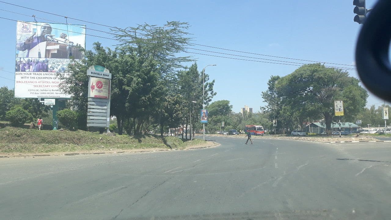 Street view near Hillpark Hotel, Nairobi — © reggie (CC BY-SA · Mapillary)