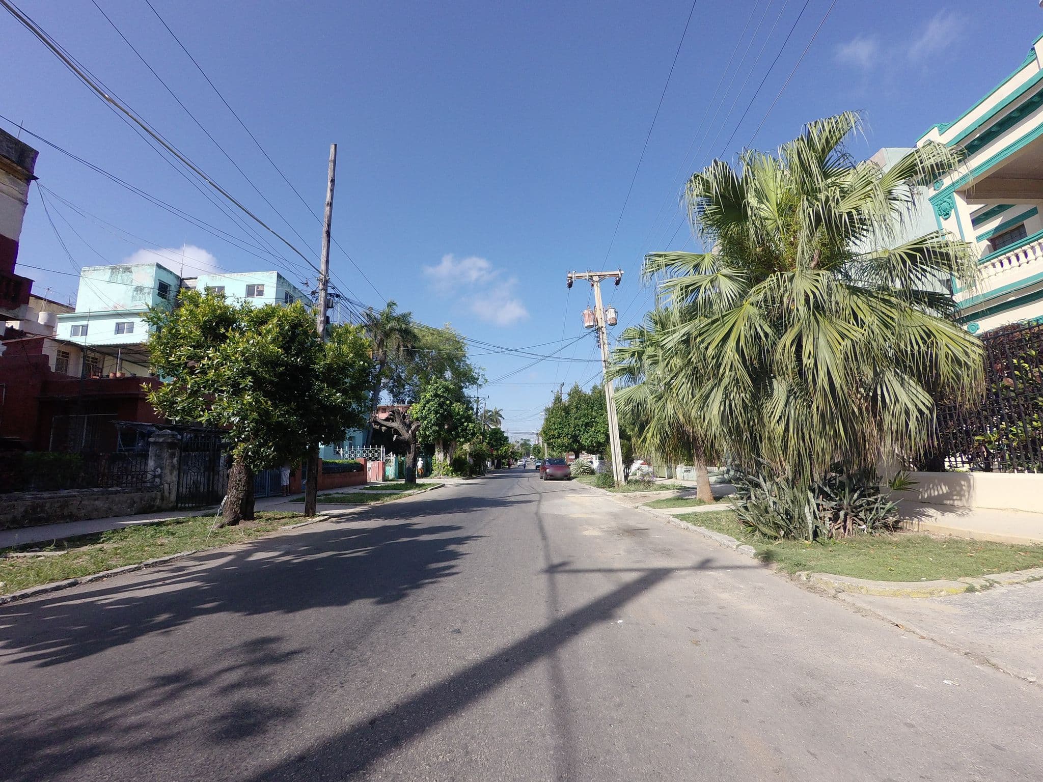 Street view near Villa Soberón, Vedado