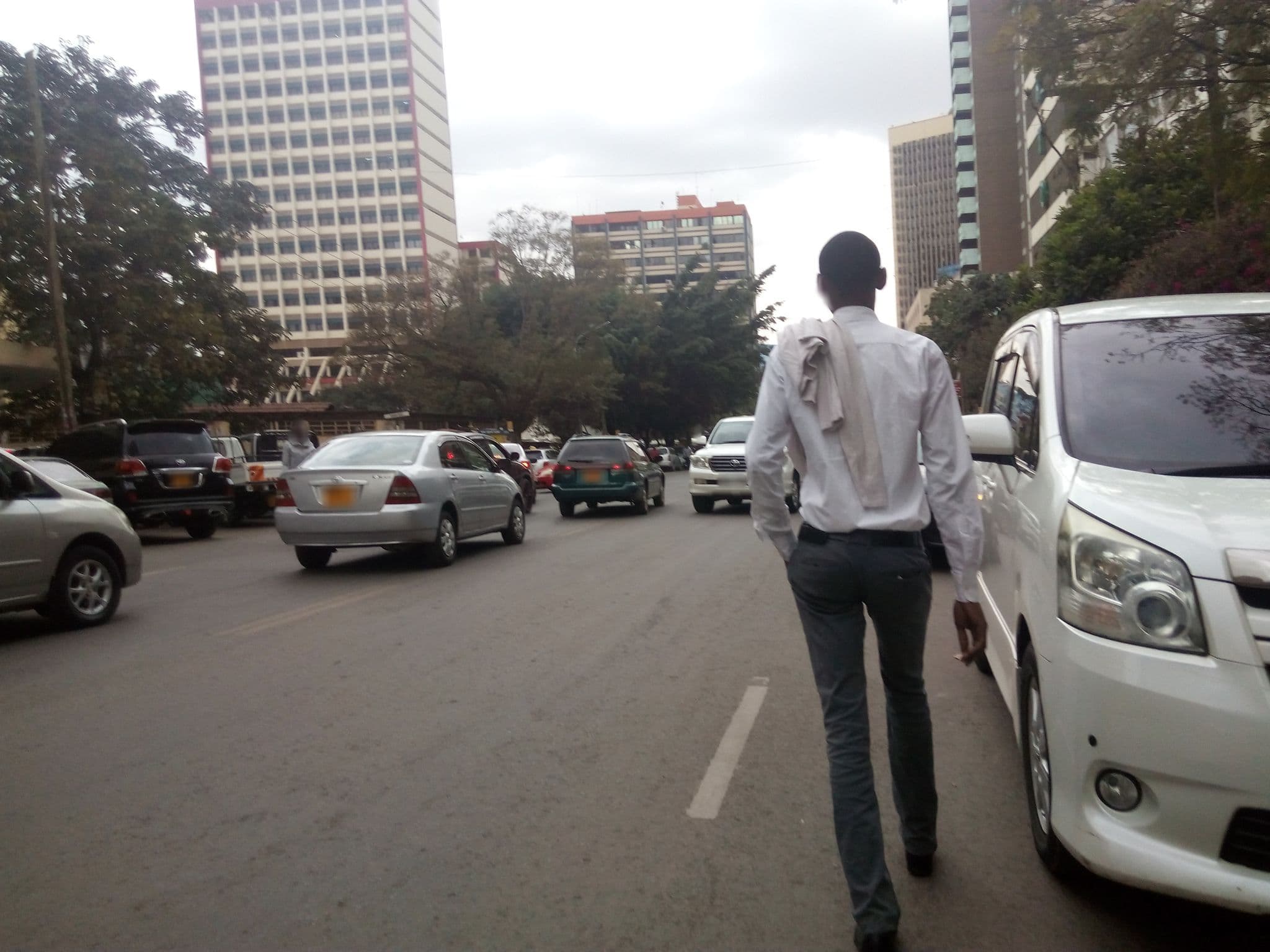 Street view near Salehe Safaris Hotel, Nairobi — © tosh (CC BY-SA · Mapillary)